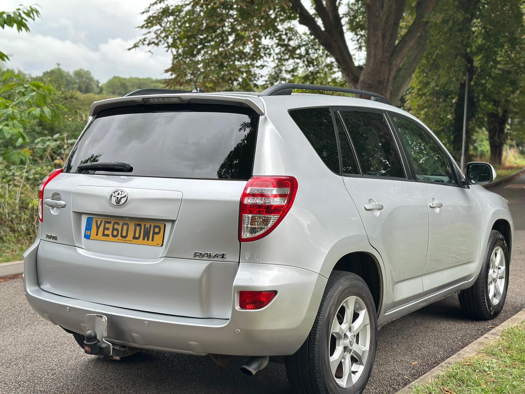 2010 Toyota RAV4 image 9