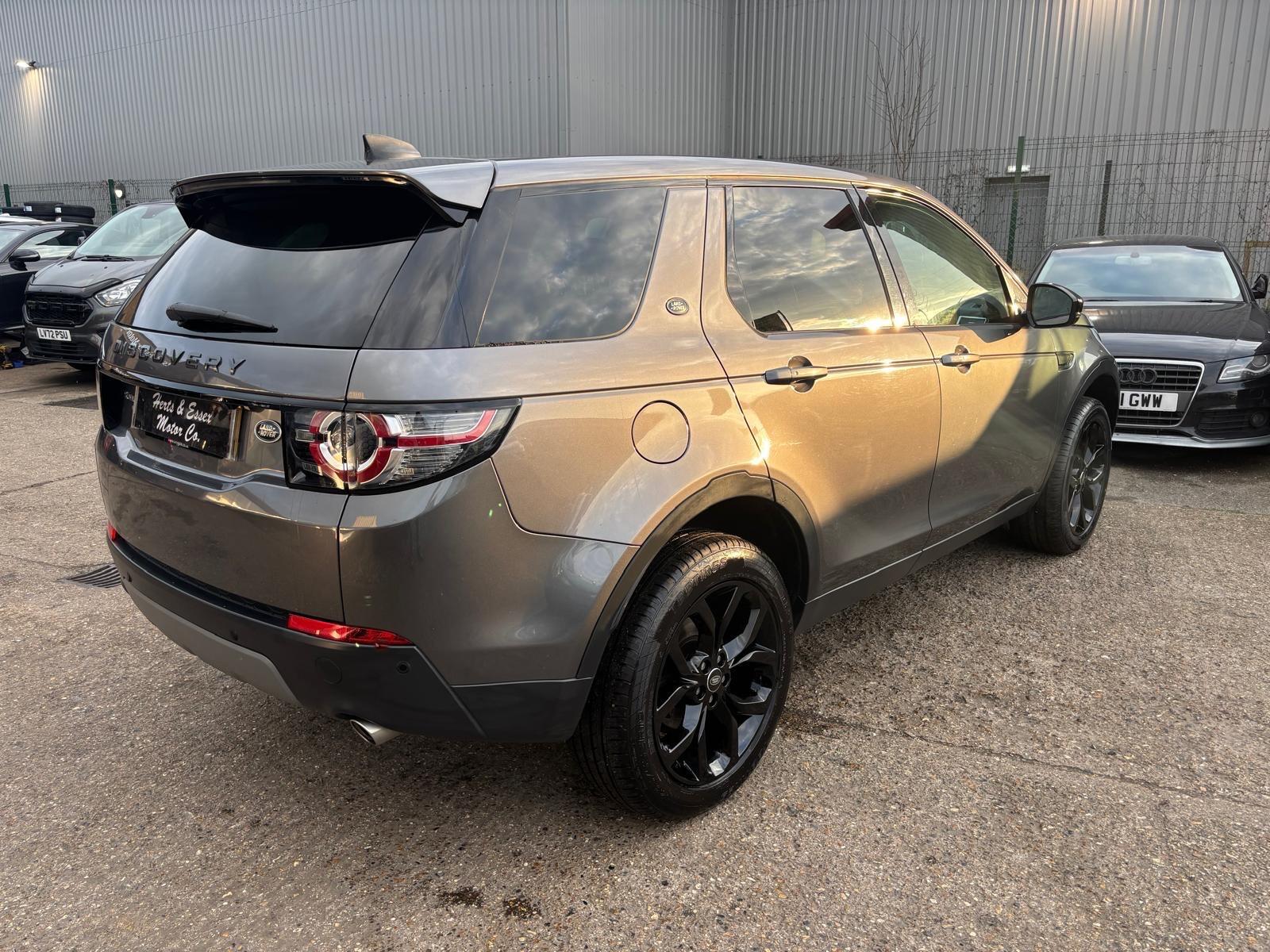 Land Rover Discovery Sport view 10