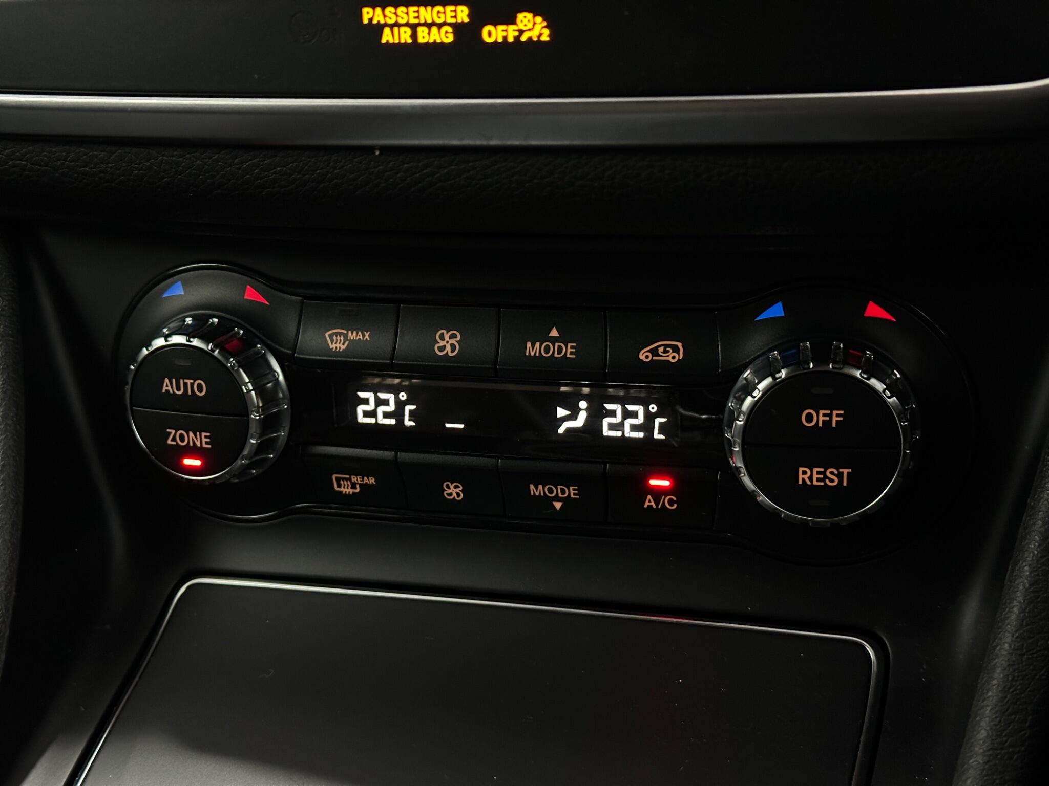 Mercedes-Benz Gla view 21