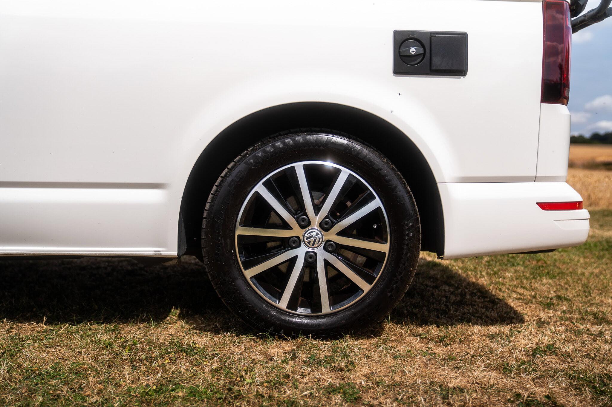 Volkswagen California view 14