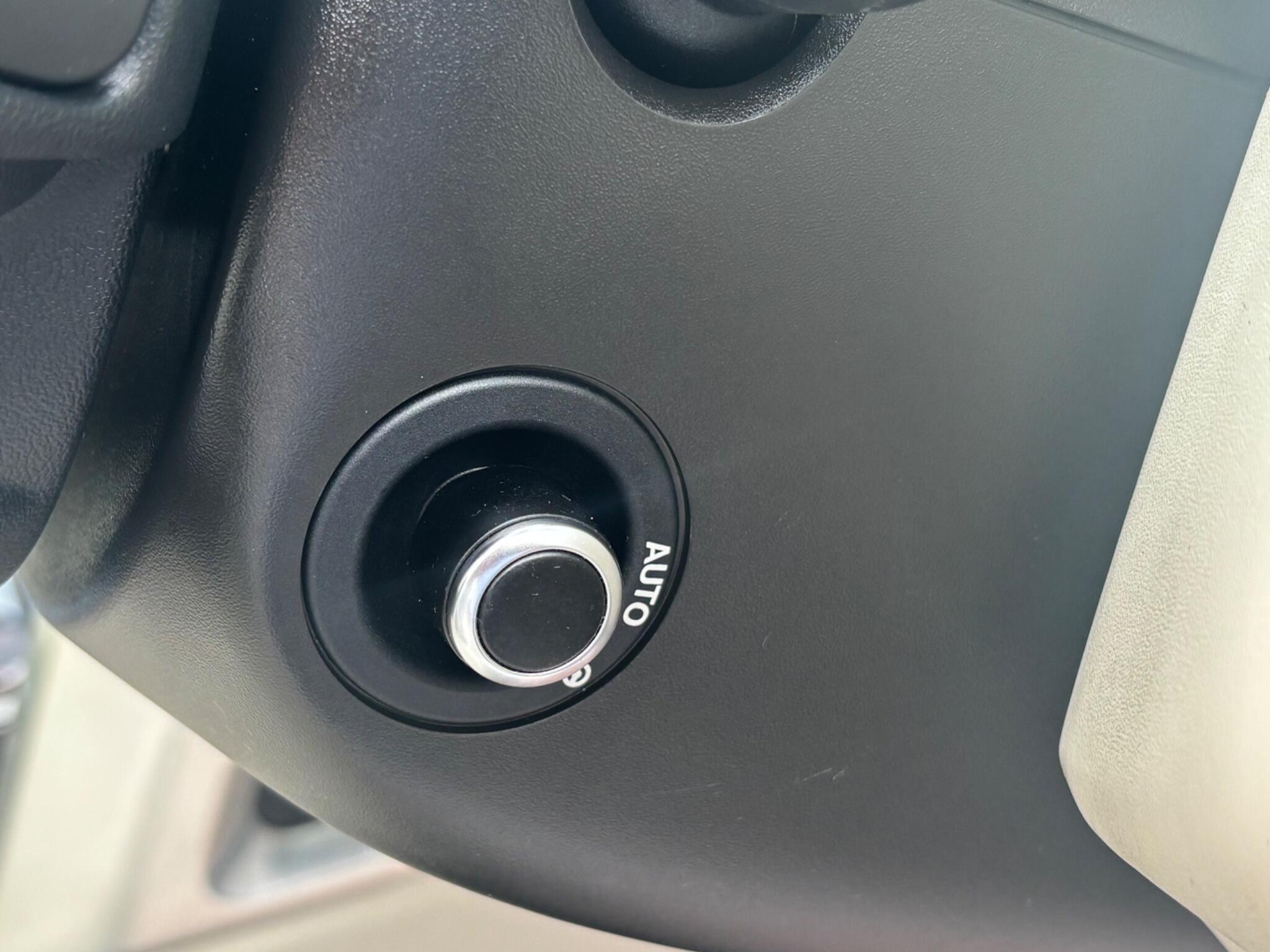 Land Rover Range Rover view 24