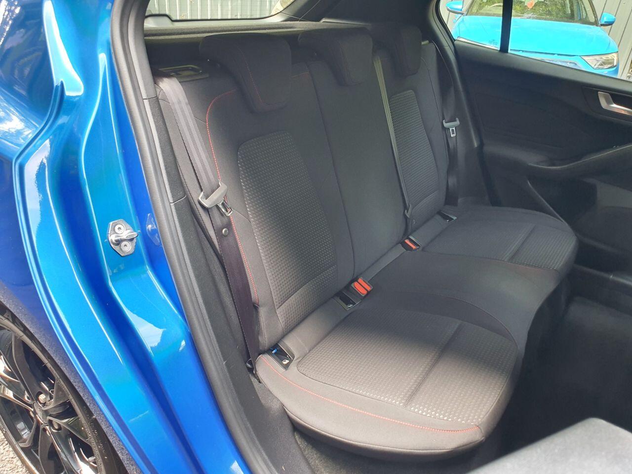 Ford Focus view 19