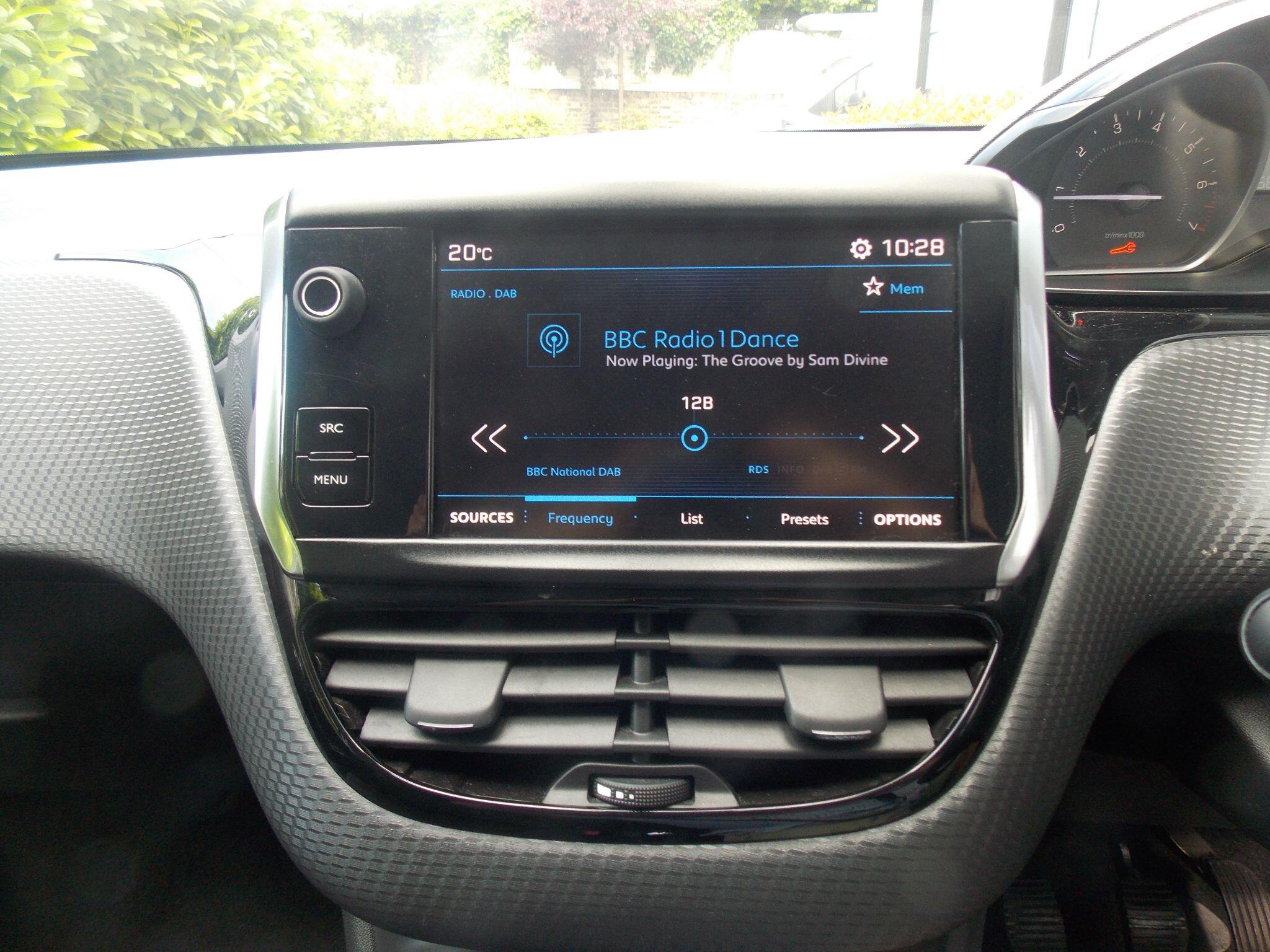 Peugeot 208 view 46