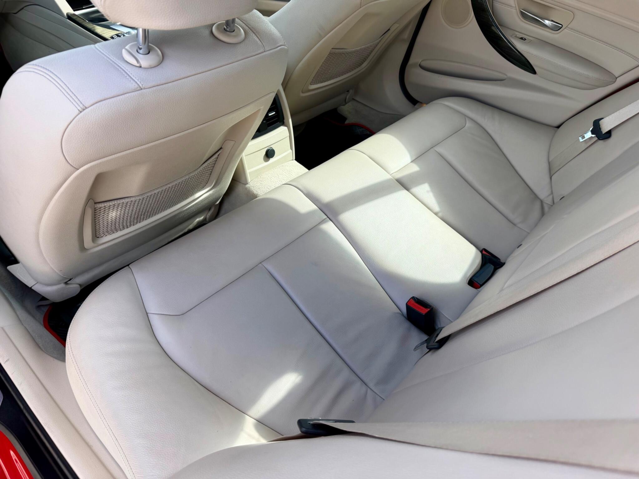 BMW 3 Series view 31