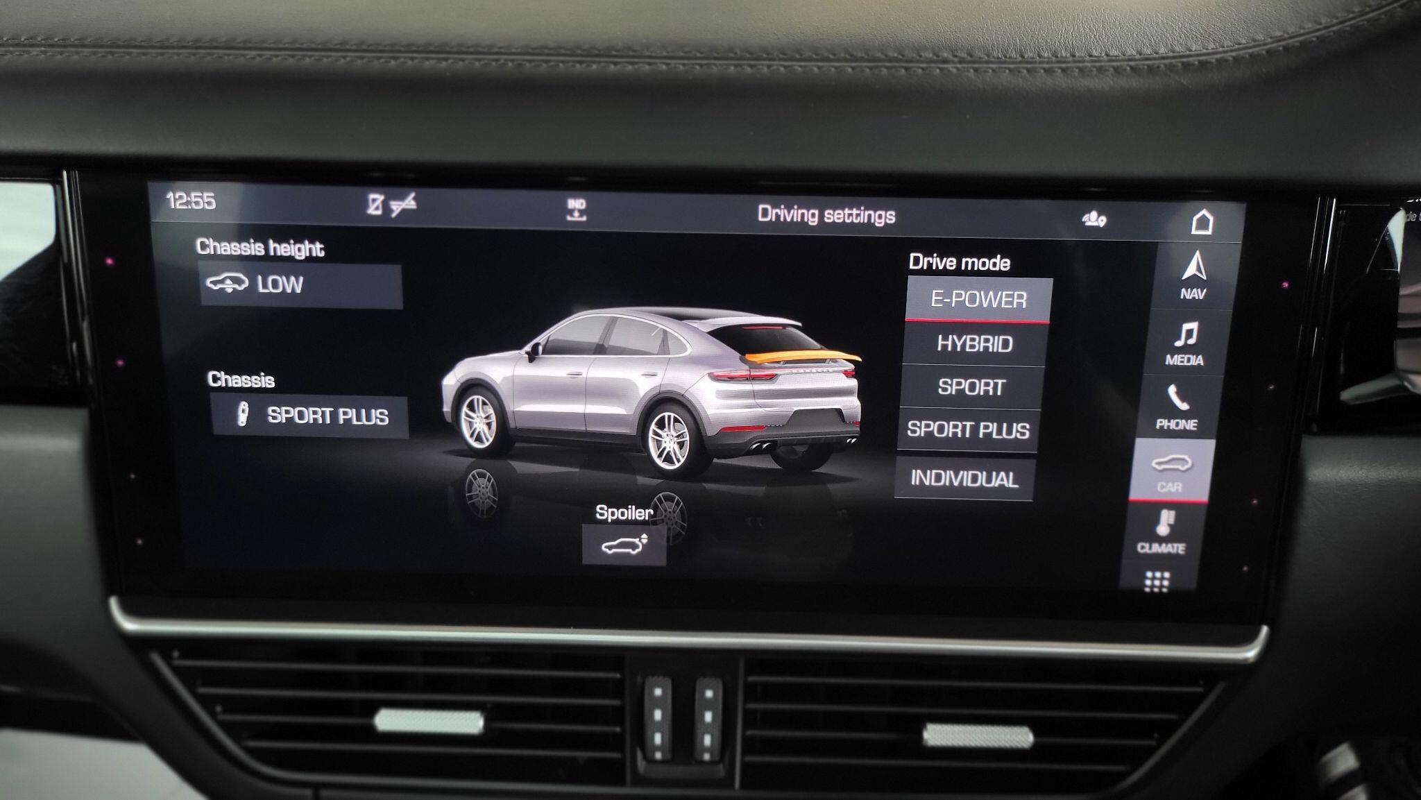 Porsche Cayenne view 23