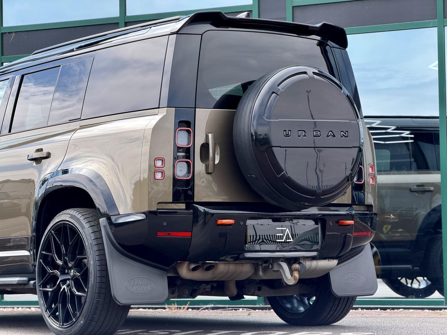 Land Rover Defender view 23
