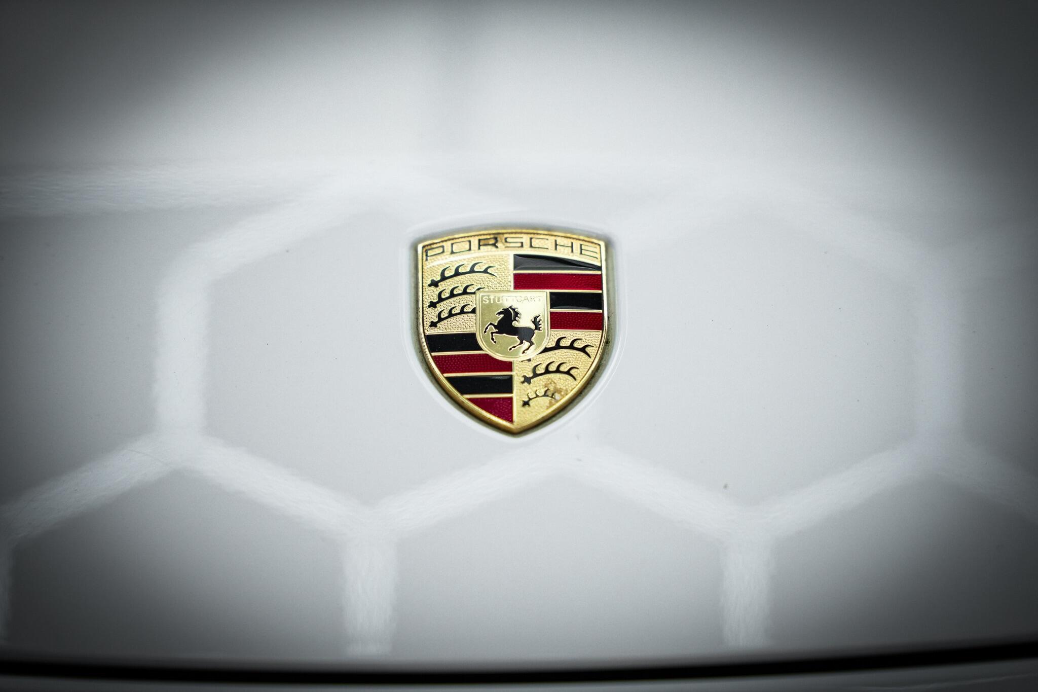 Porsche 911 view 35