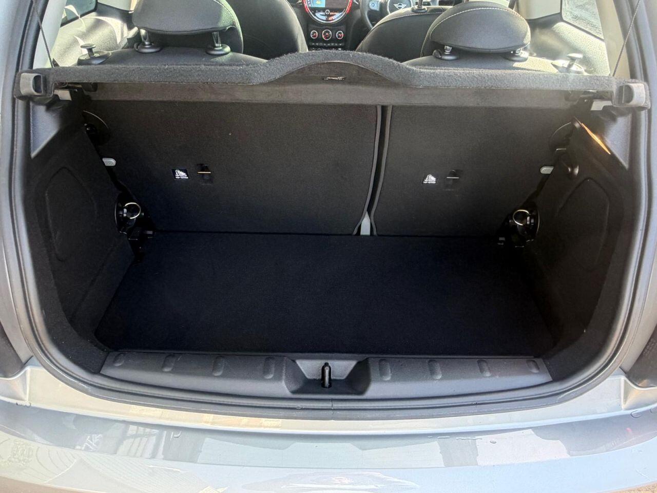 Mini Hatch view 34