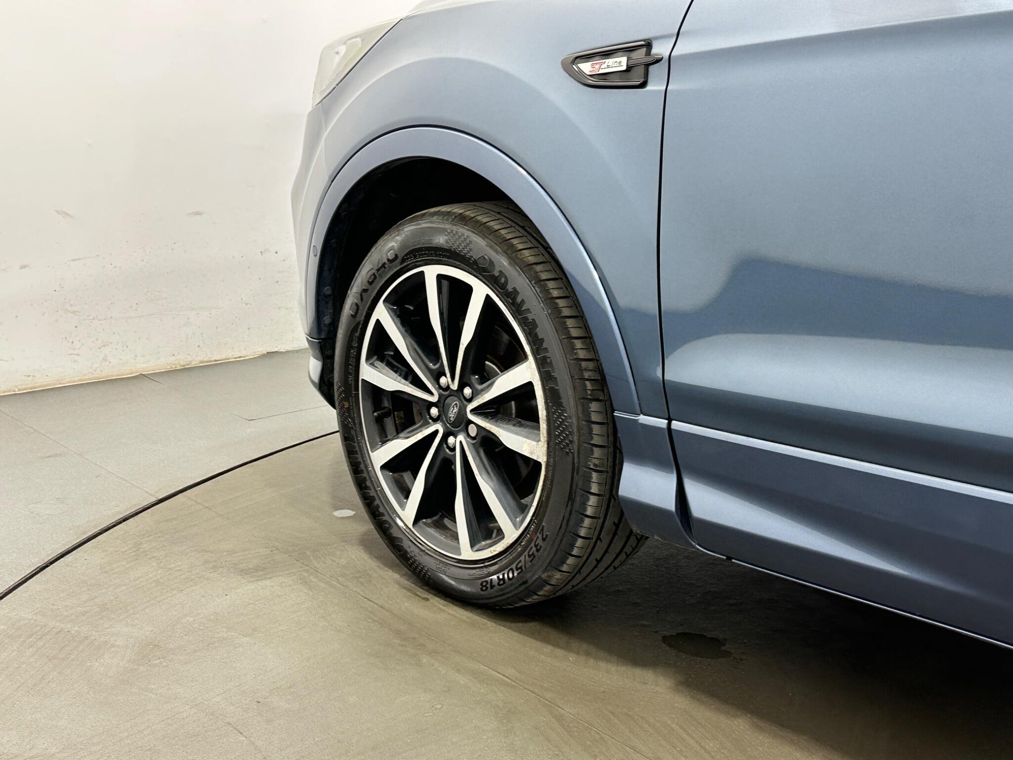 Ford Kuga view 48