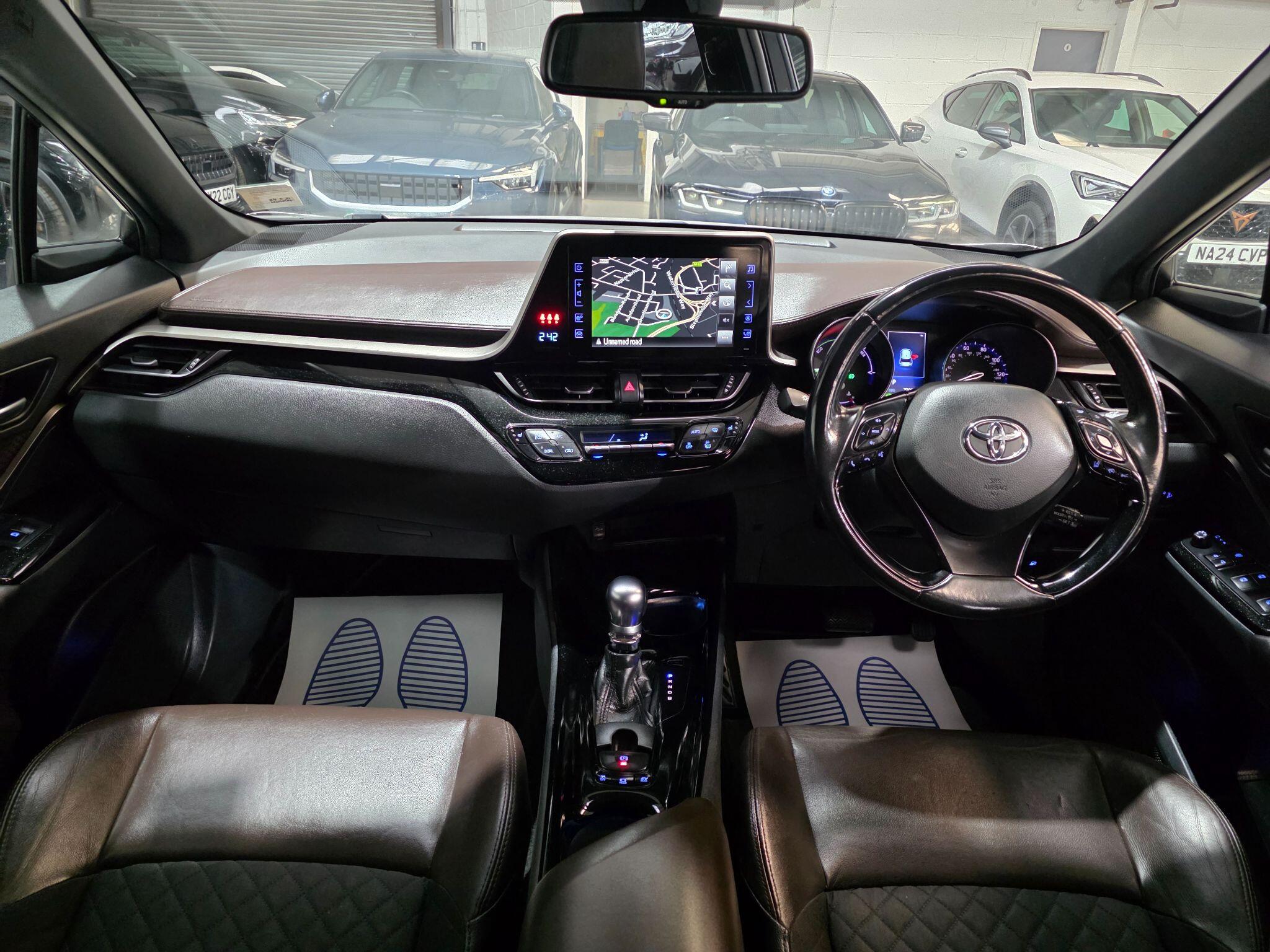 Toyota C-HR view 5