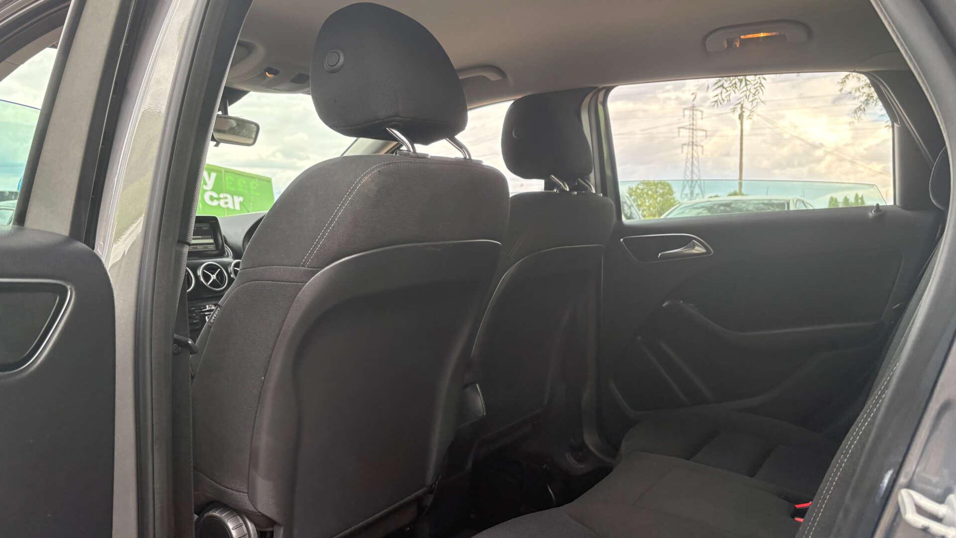 Mercedes-Benz B-Class view 9