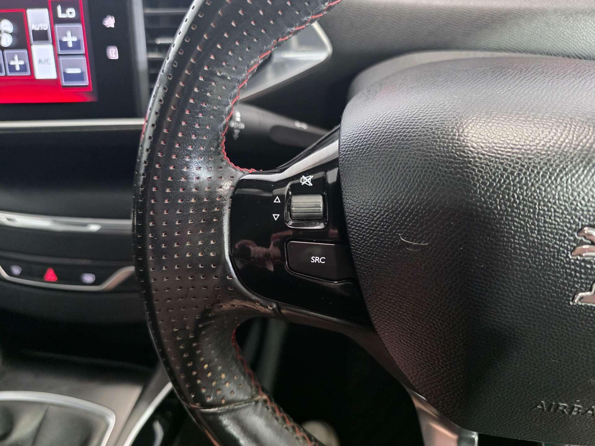 Peugeot 308 view 19