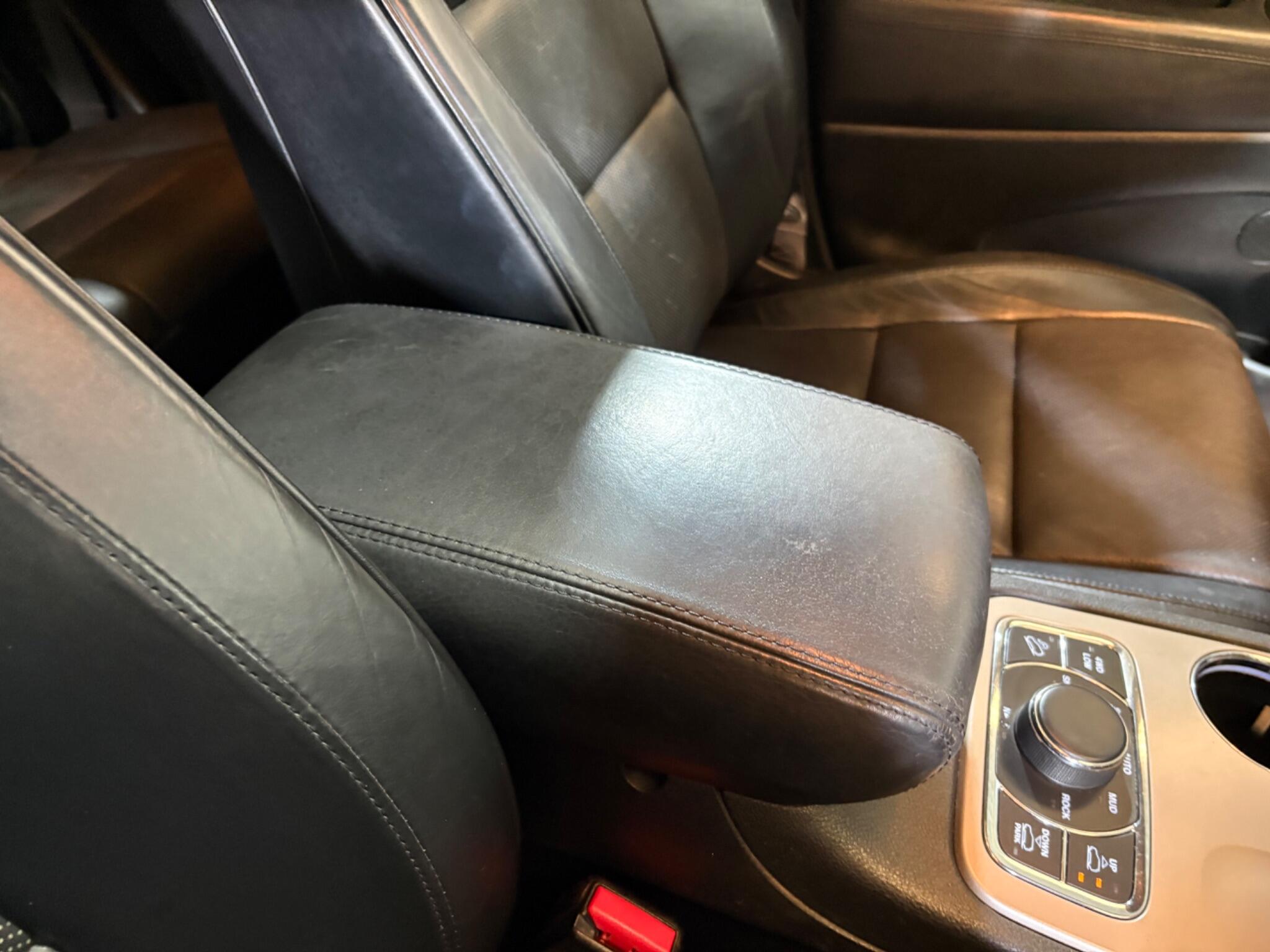 Jeep Grand Cherokee view 33