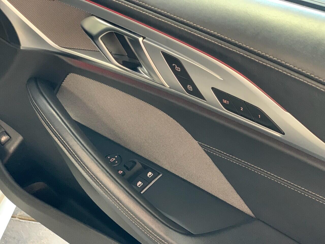 BMW 8 Series view 35