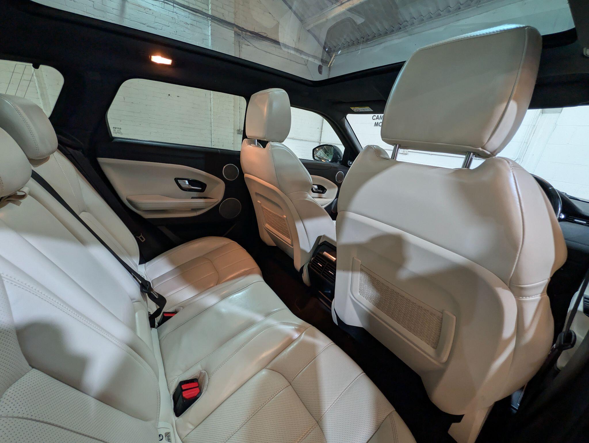 Land Rover Range Rover Evoque view 26