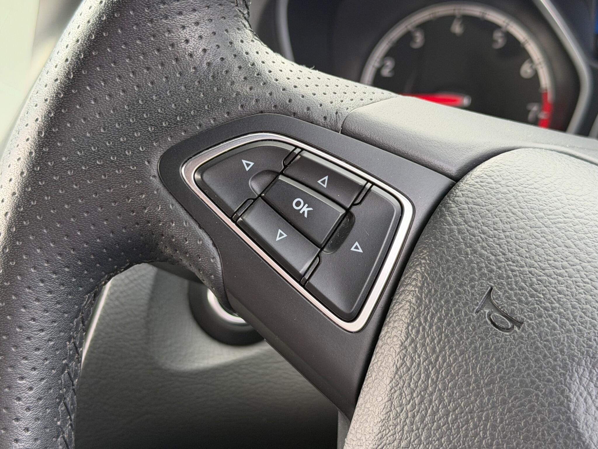 Ford Focus view 40