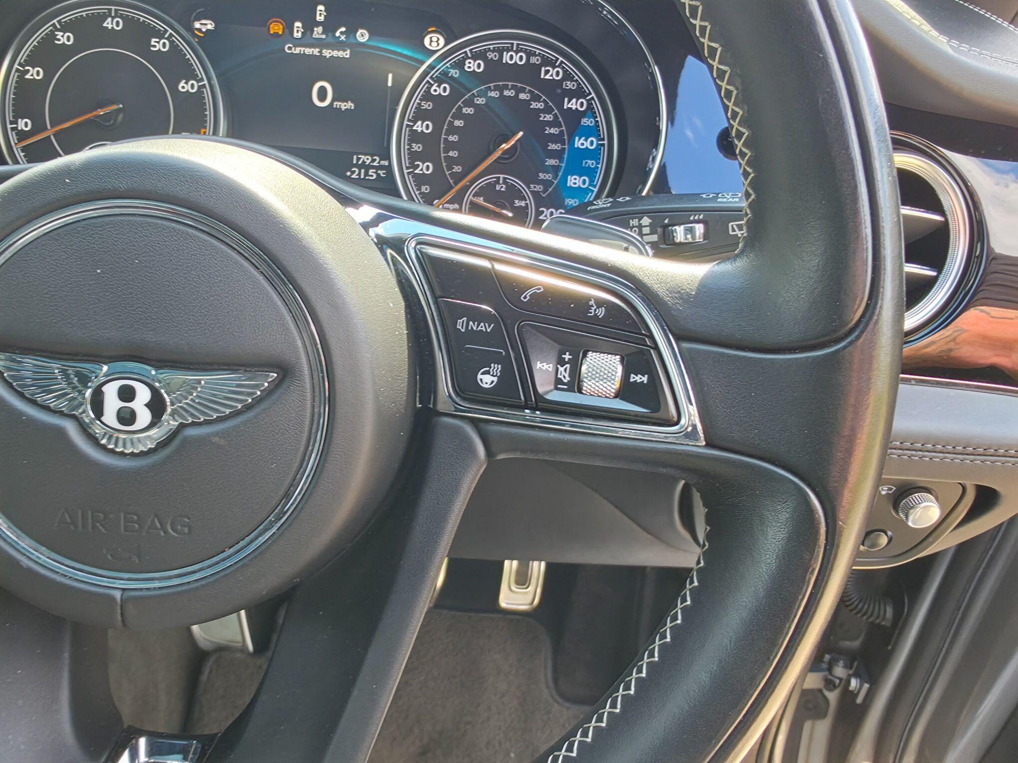 Bentley Bentayga view 26
