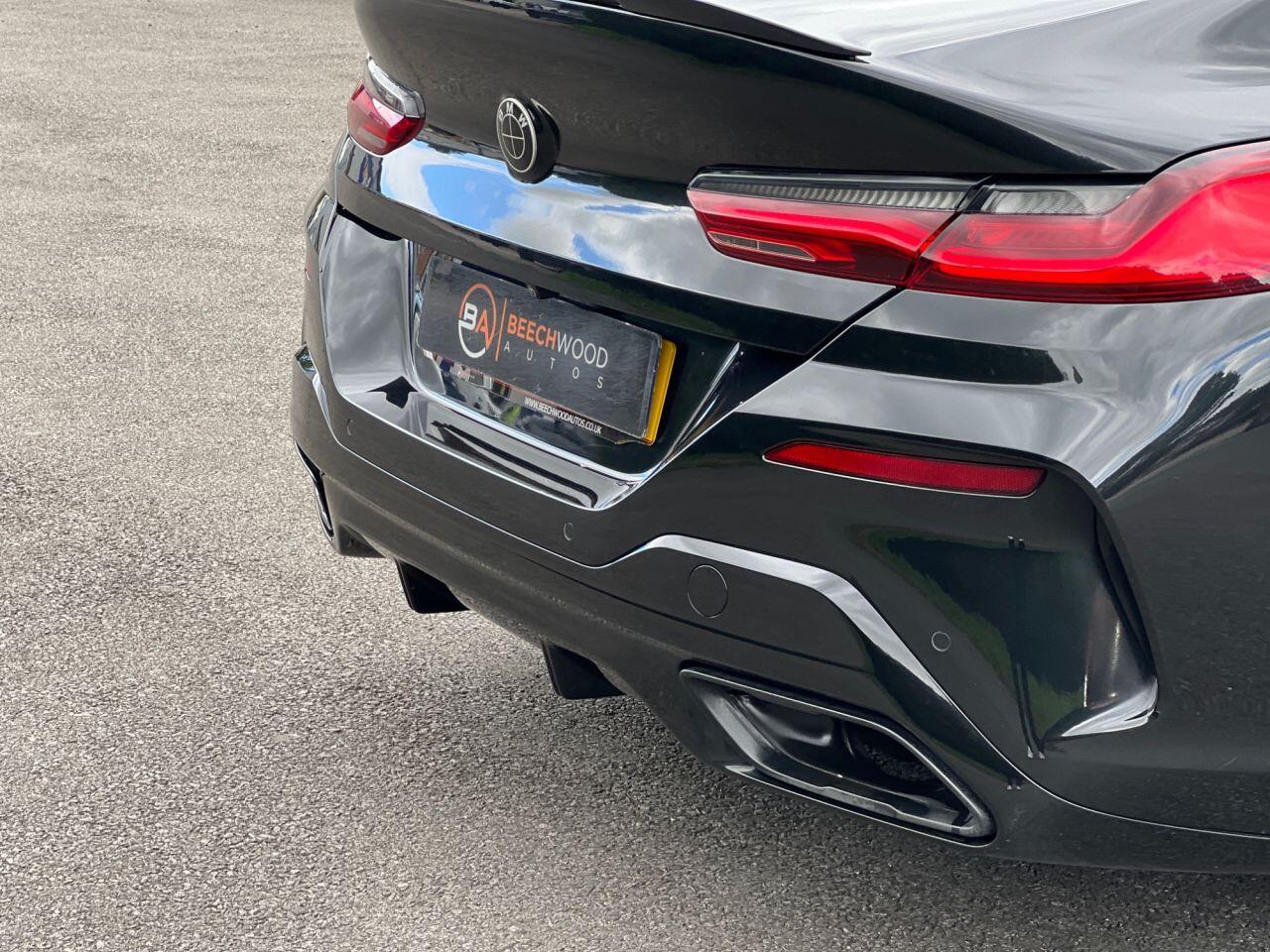 BMW 8 Series view 11