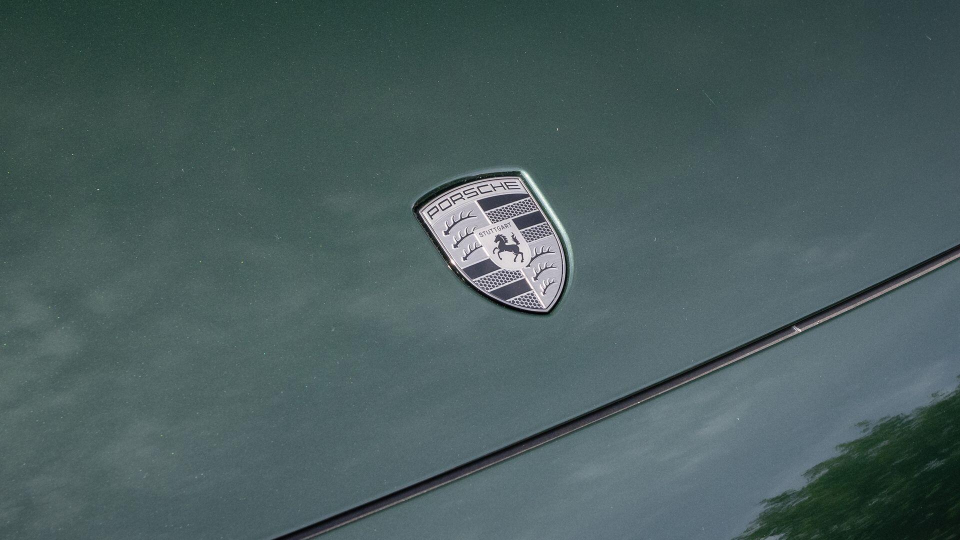 Porsche Cayenne view 34