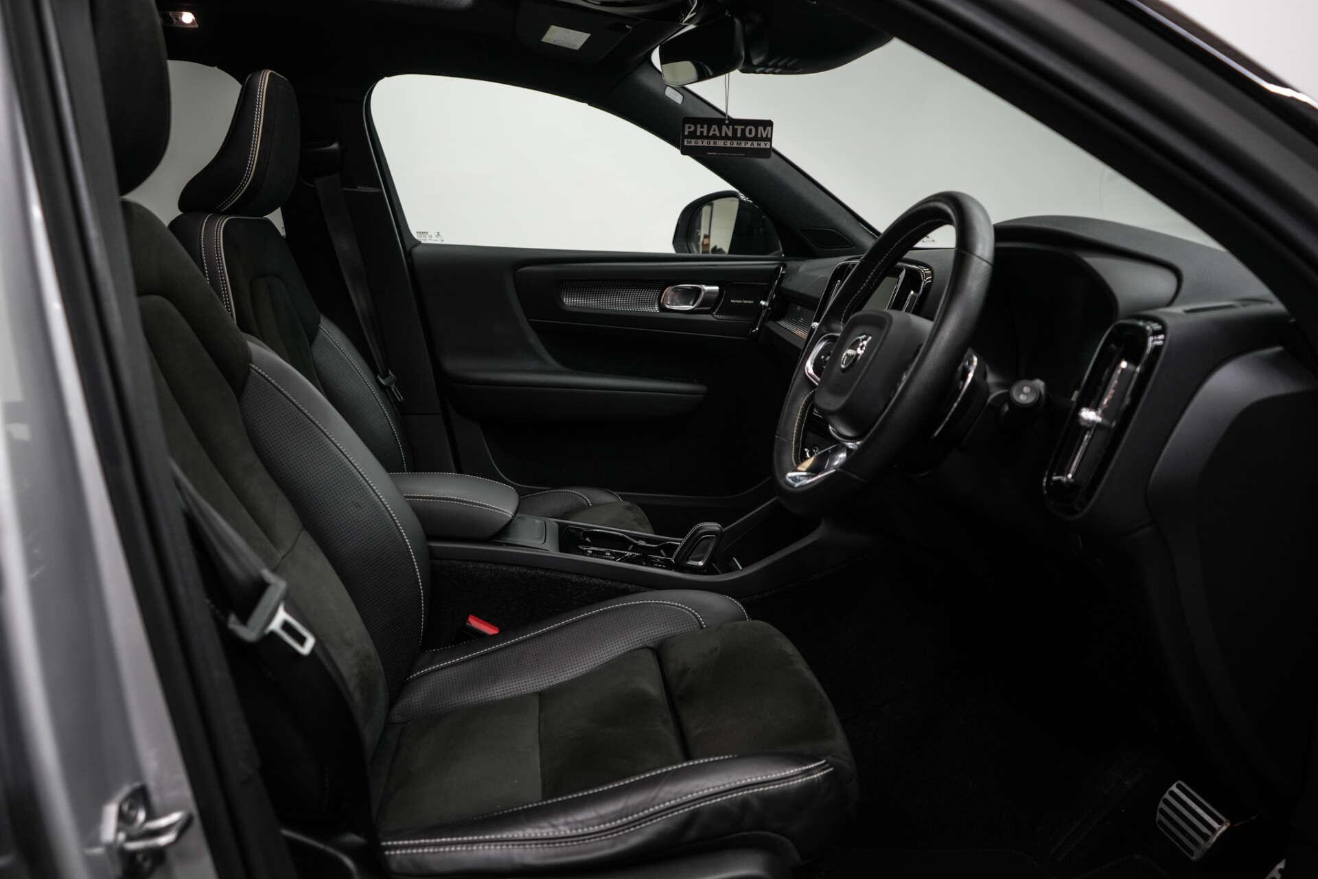 Volvo XC40 view 17