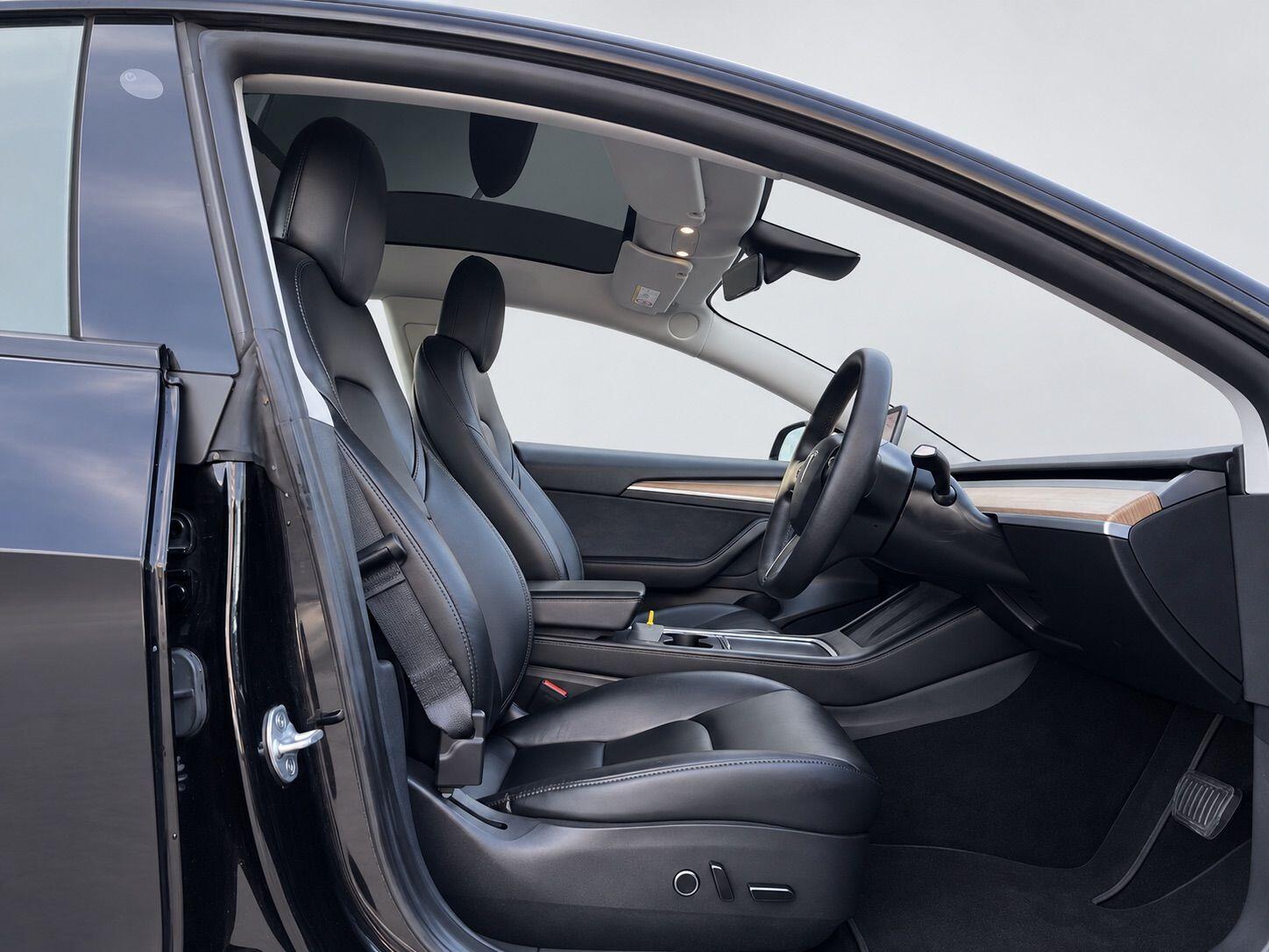 Tesla Model 3 view 18