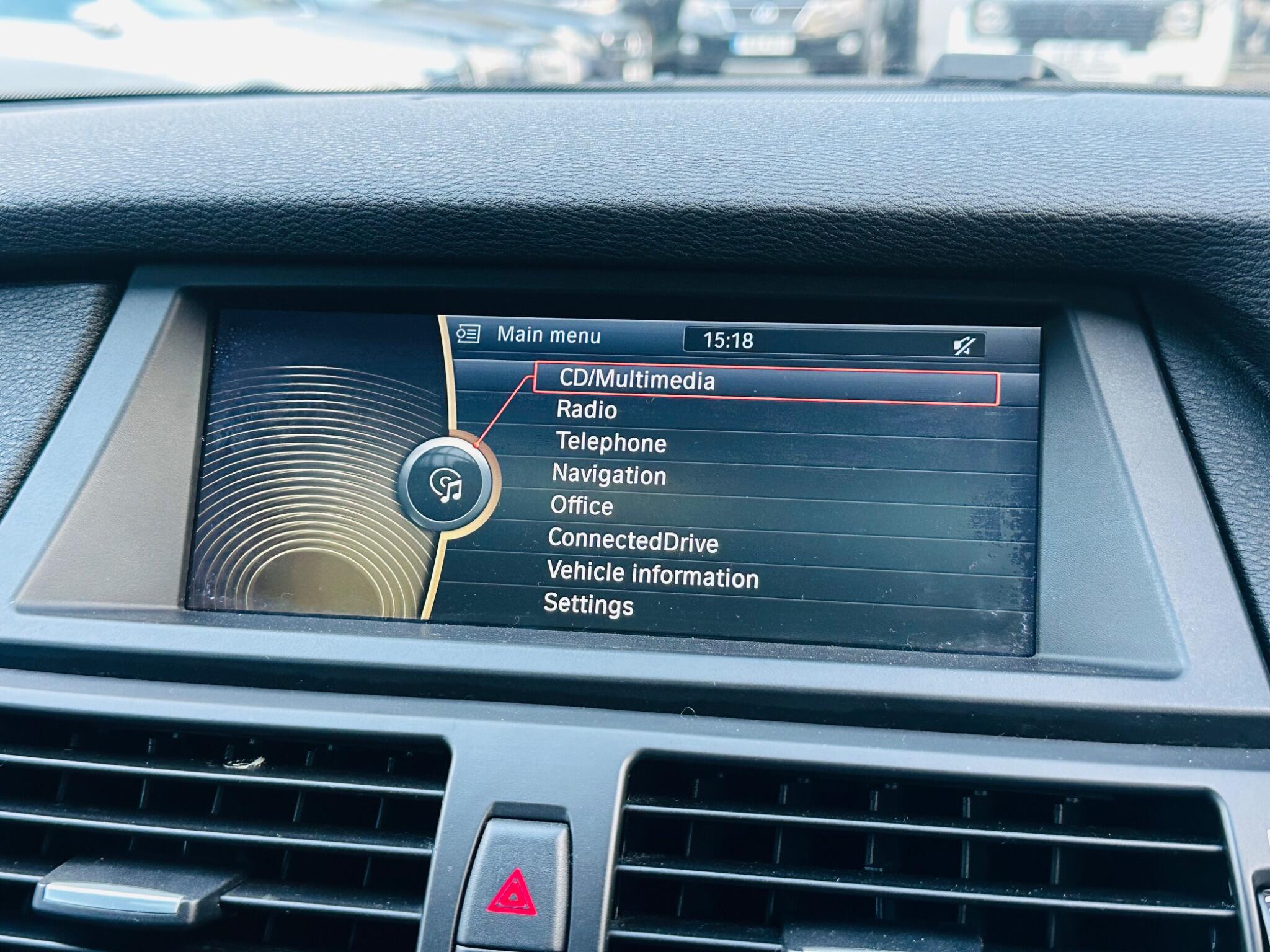 BMW X6 view 30