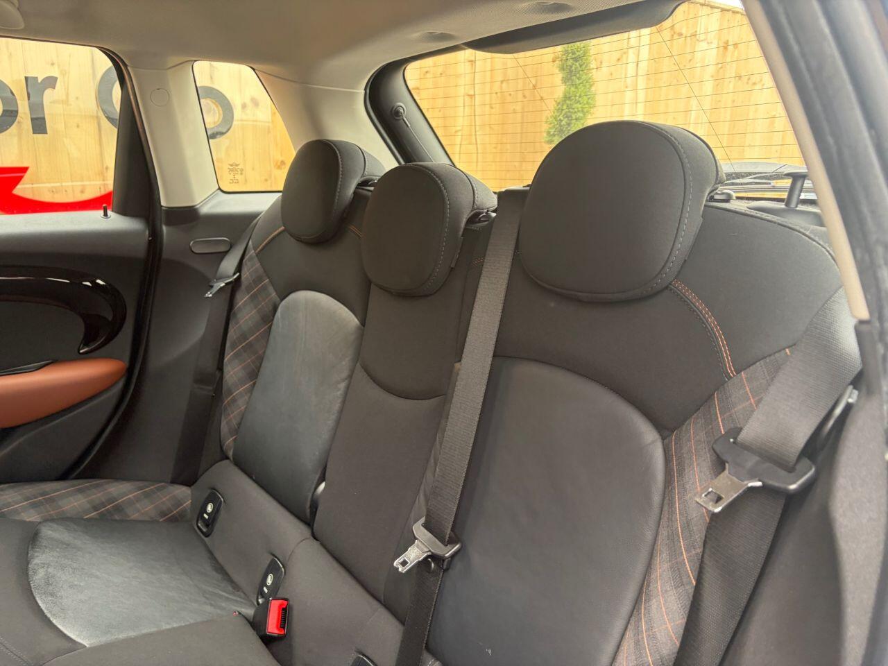 MINI Hatch view 25