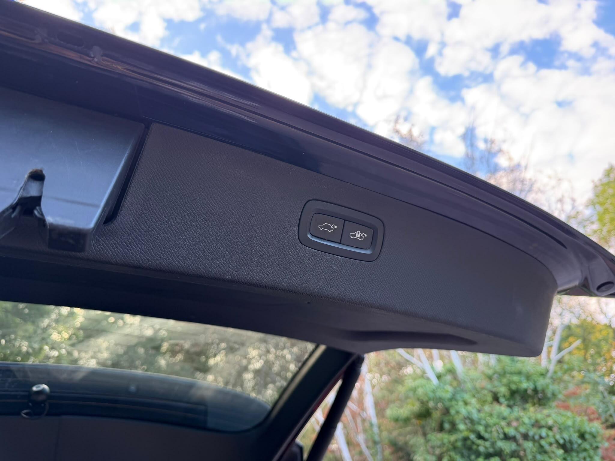 Volvo XC90 view 23