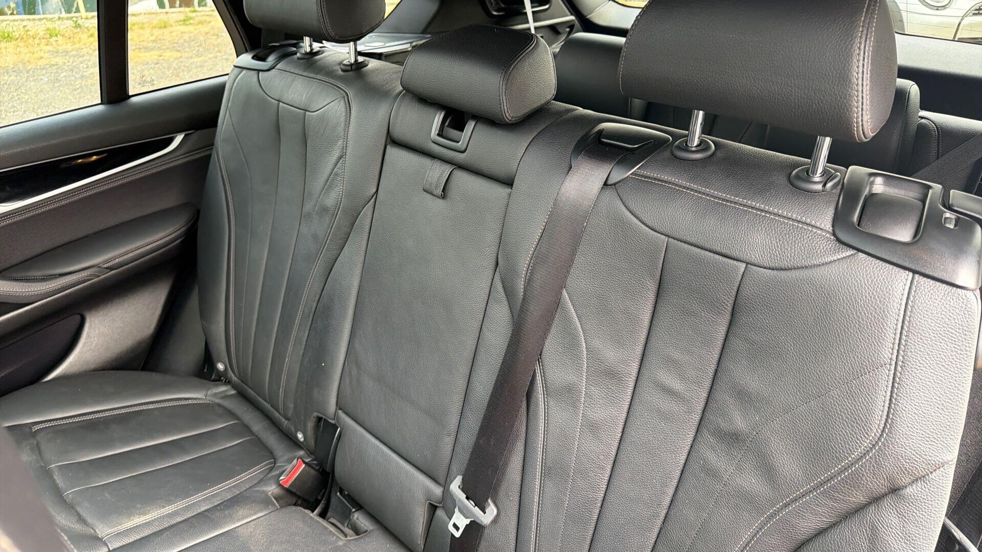 BMW X5 view 12
