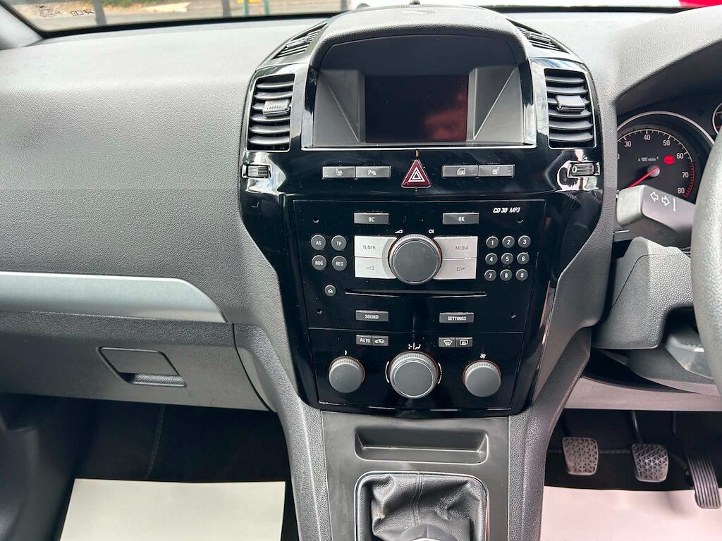 Vauxhall Zafira view 10