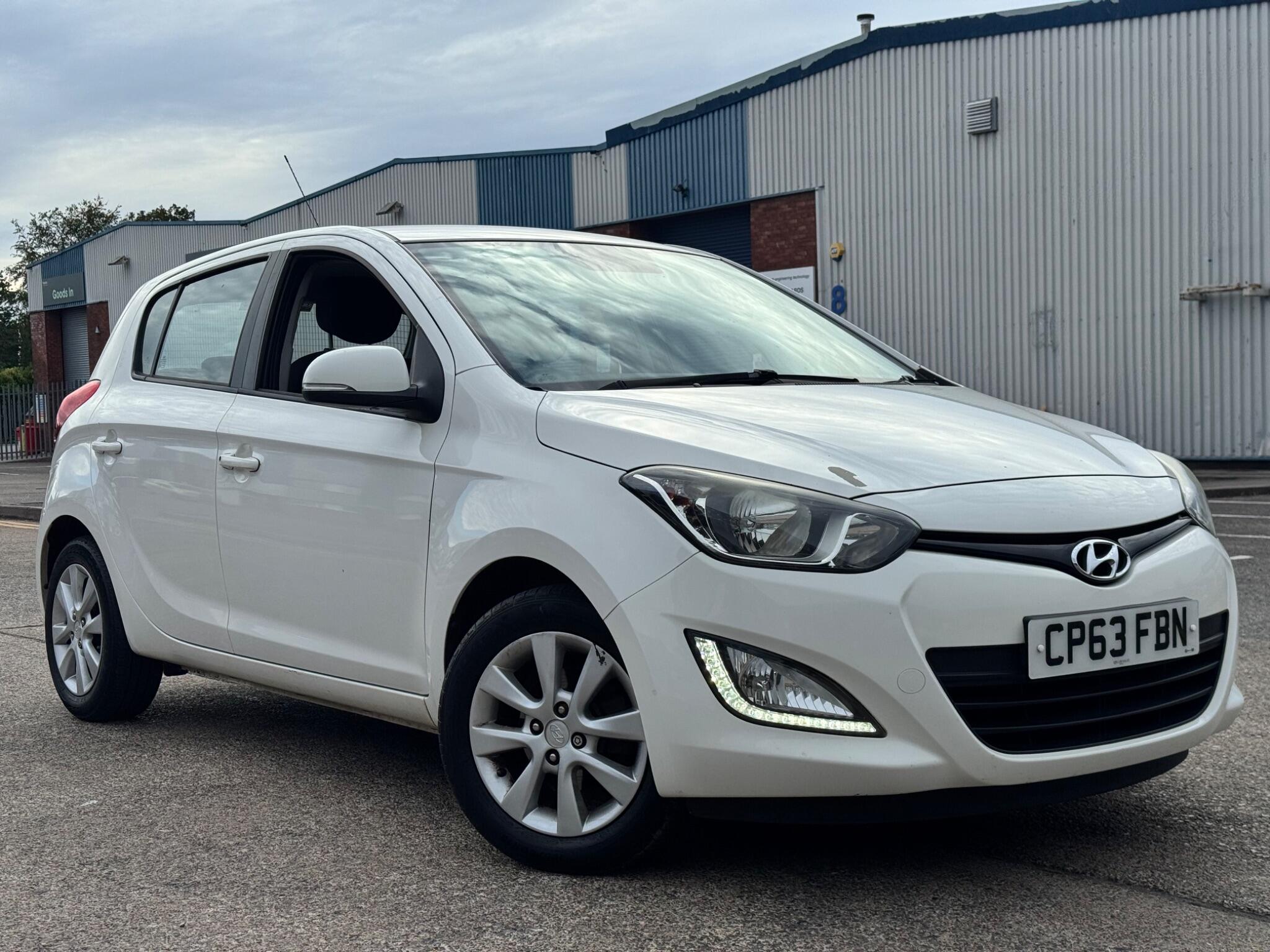 Hyundai i20 view 5