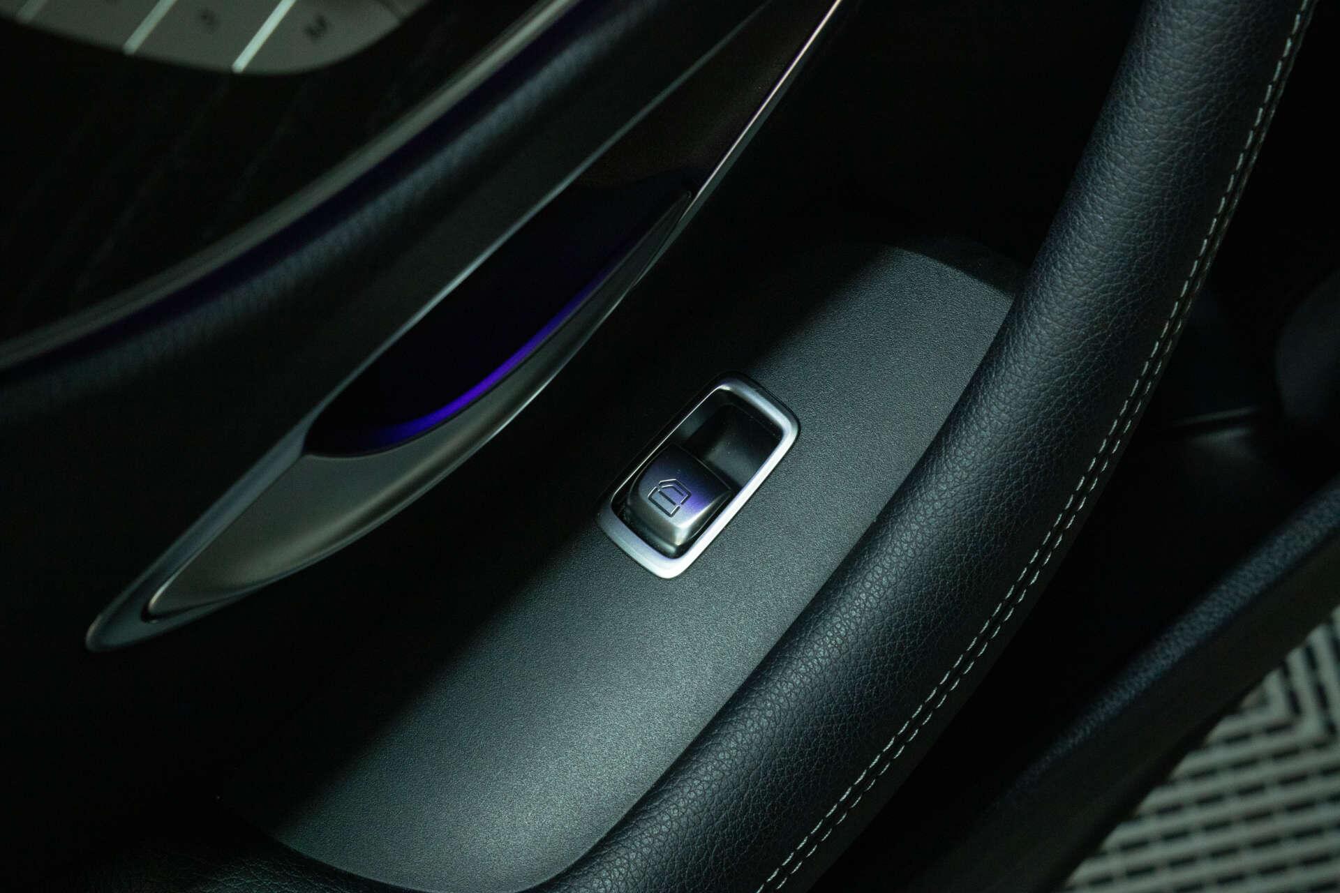 Mercedes-Benz E-Class view 18