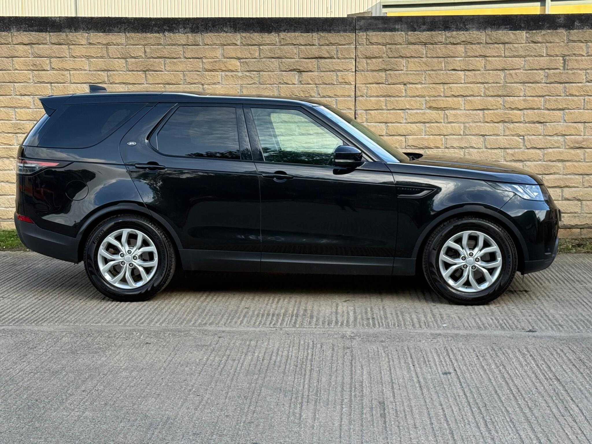 Land Rover Discovery view 8