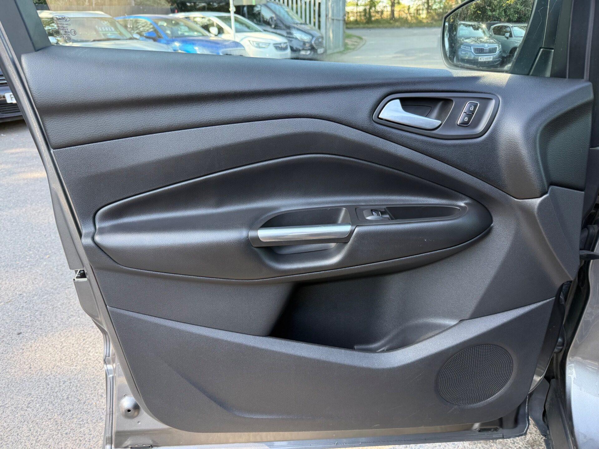 Ford Kuga view 22