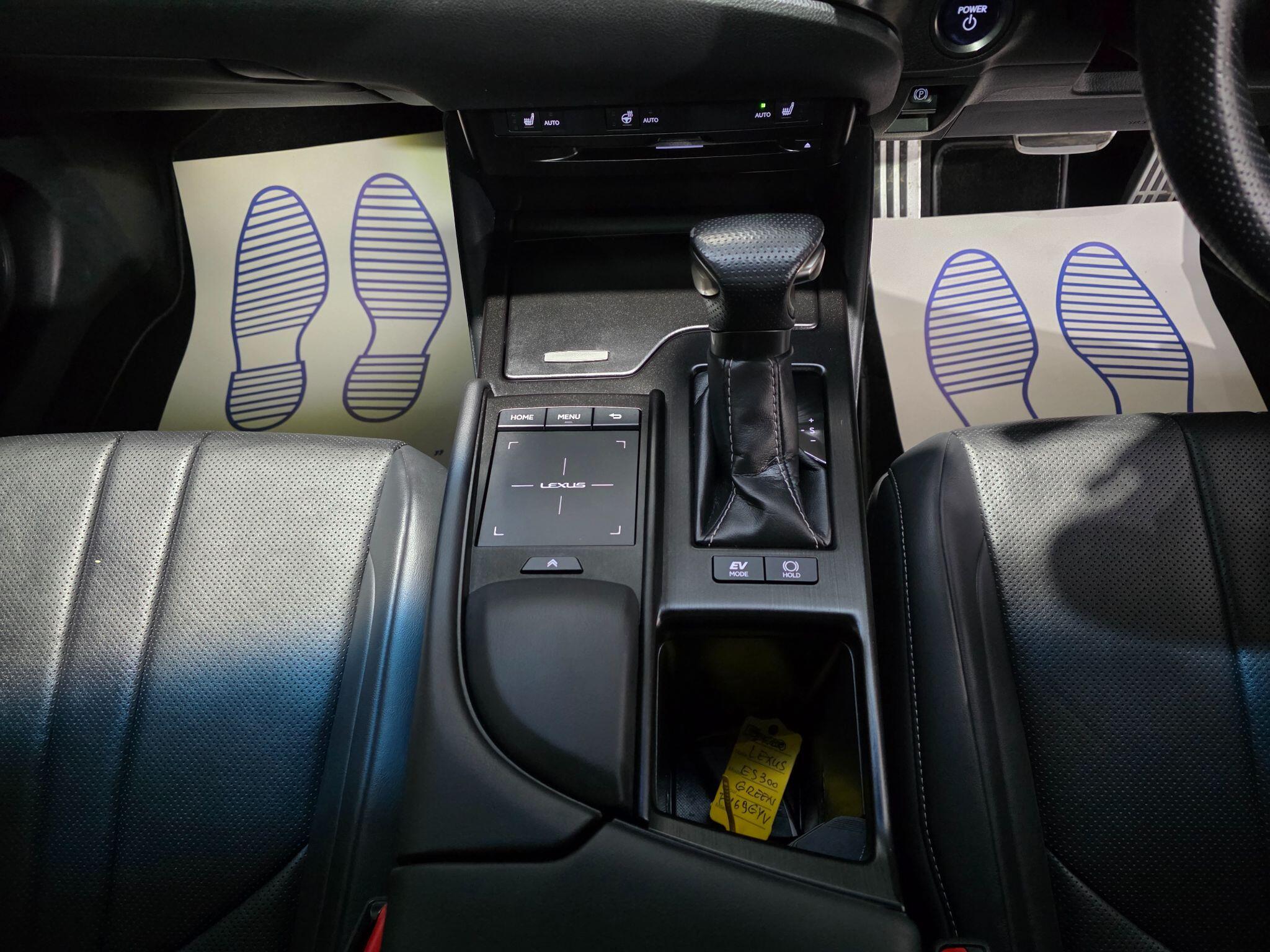 Lexus Es view 11