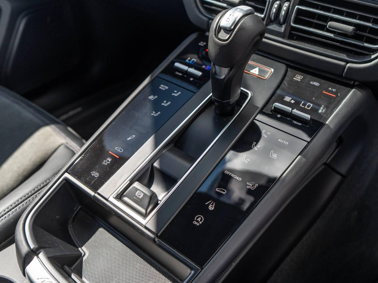 Porsche Macan view 36