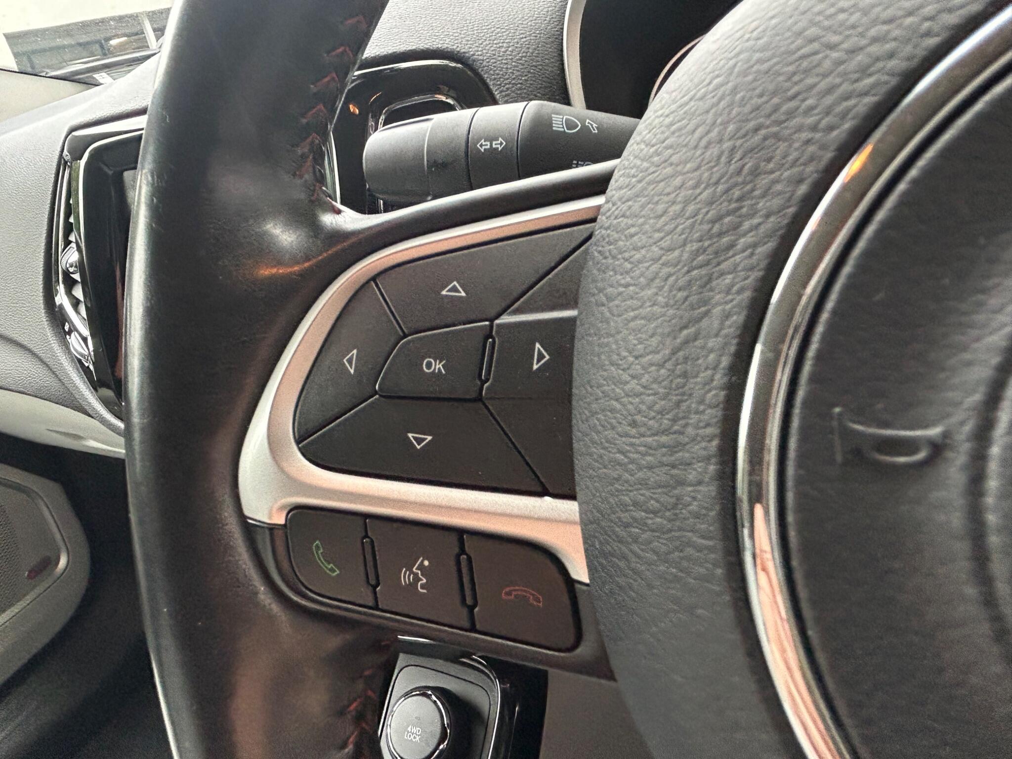 Jeep Compass view 23