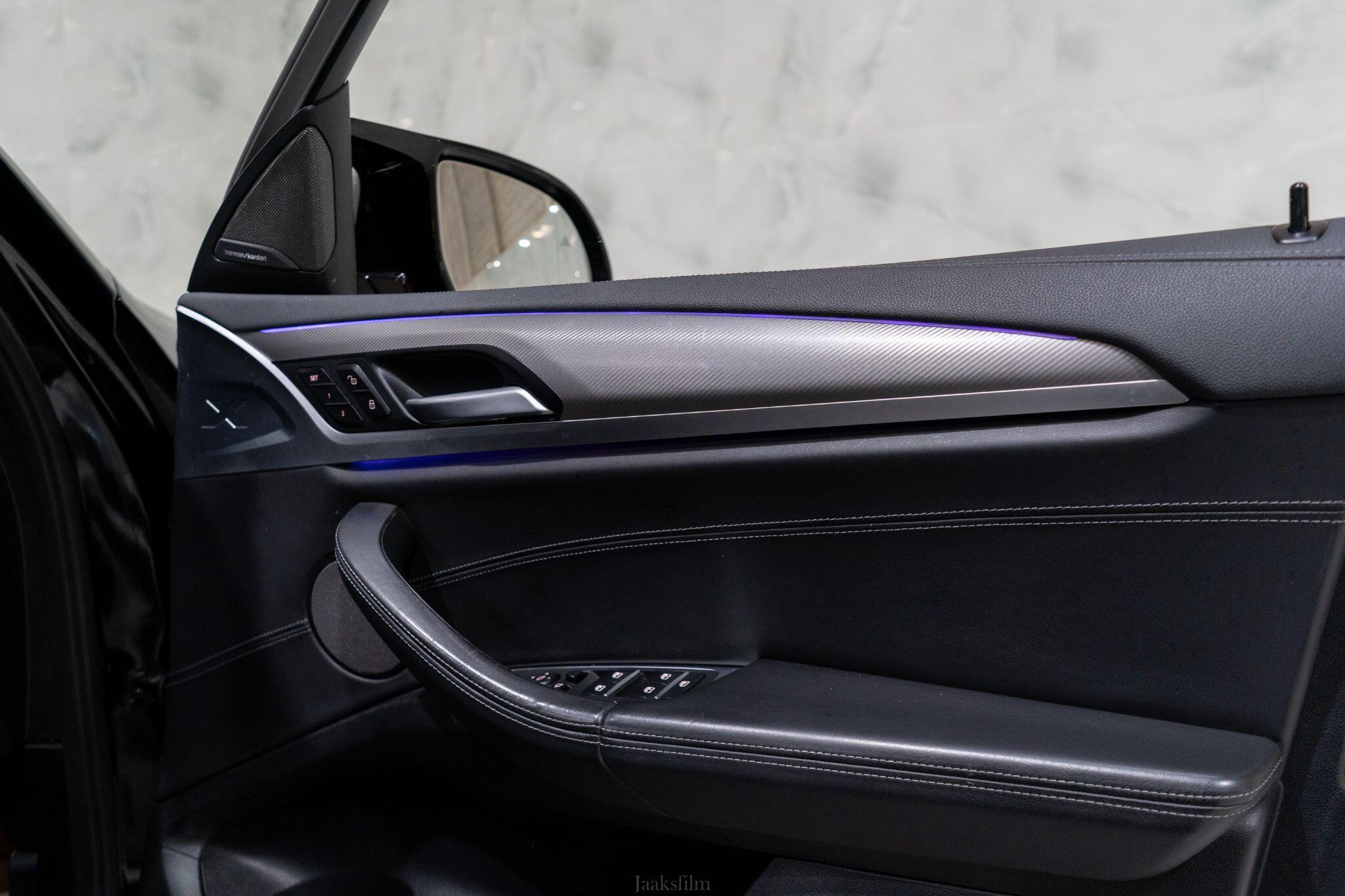 BMW X4 M view 34