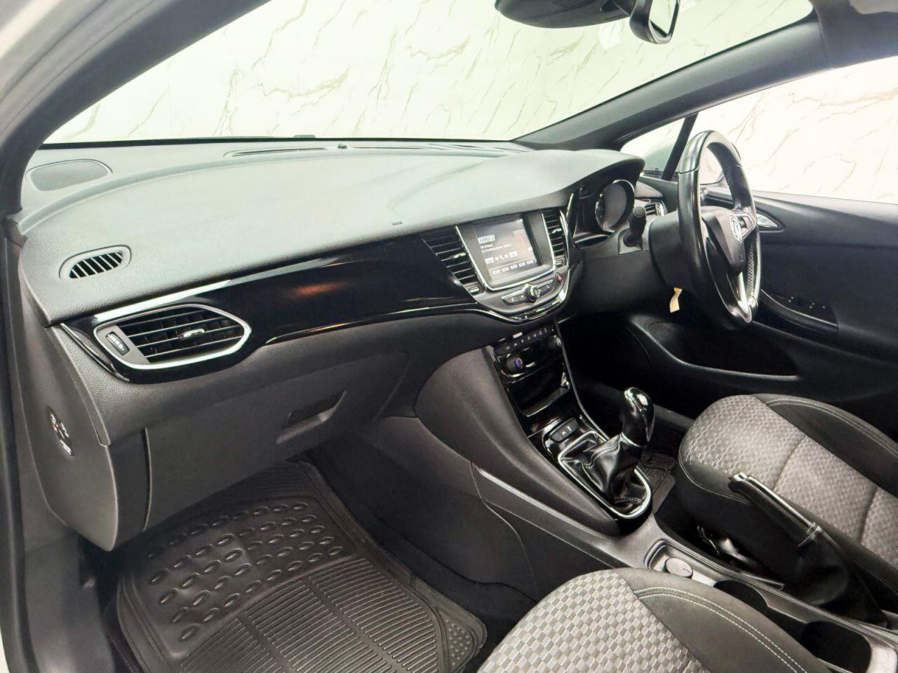 Vauxhall Astra view 14