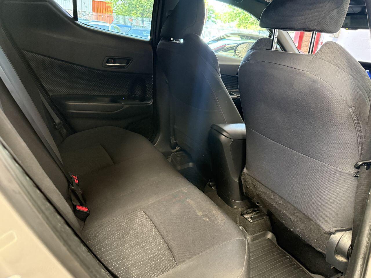 Toyota C-HR view 60