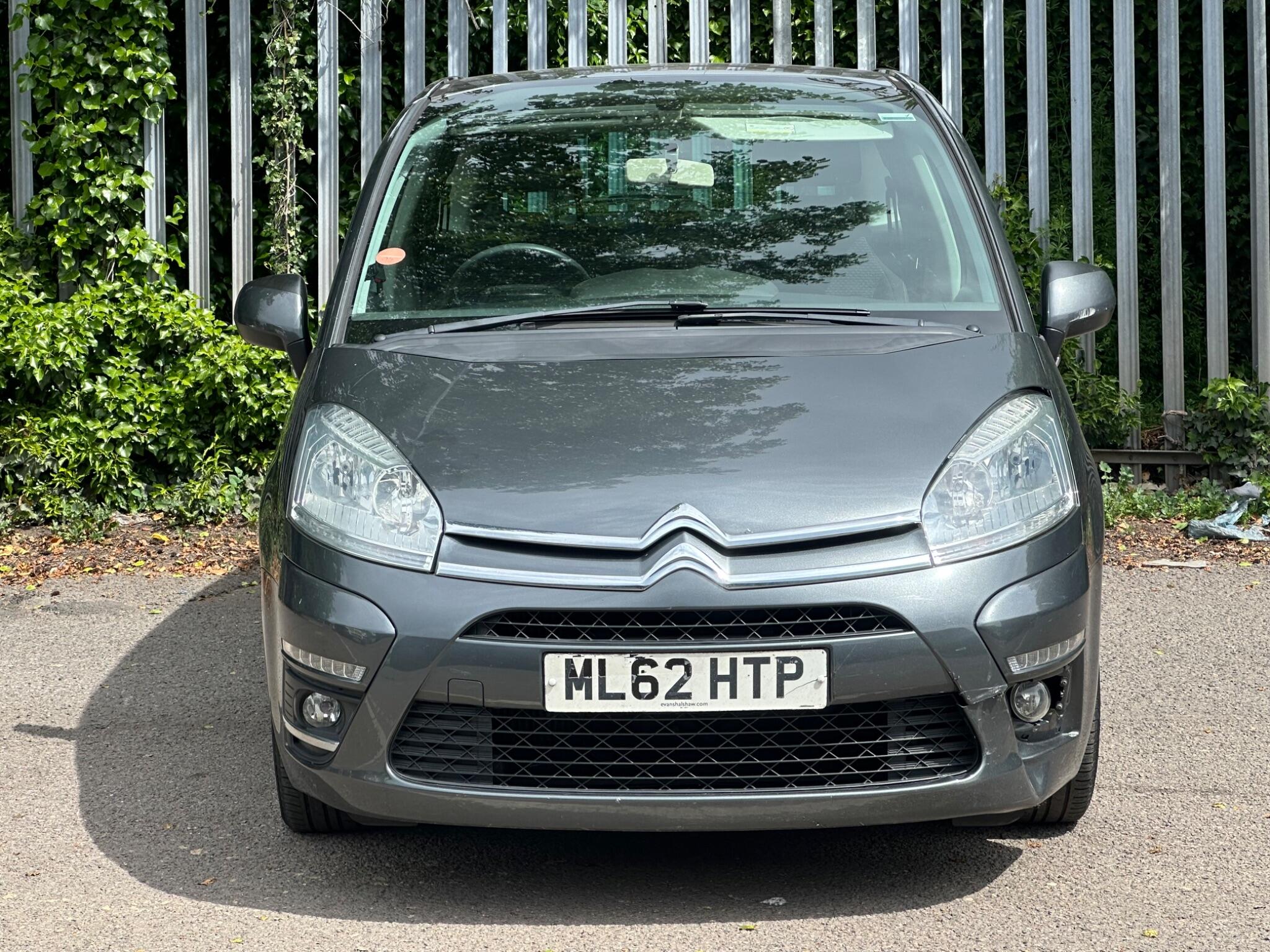 Citroen C4 Picasso view 2