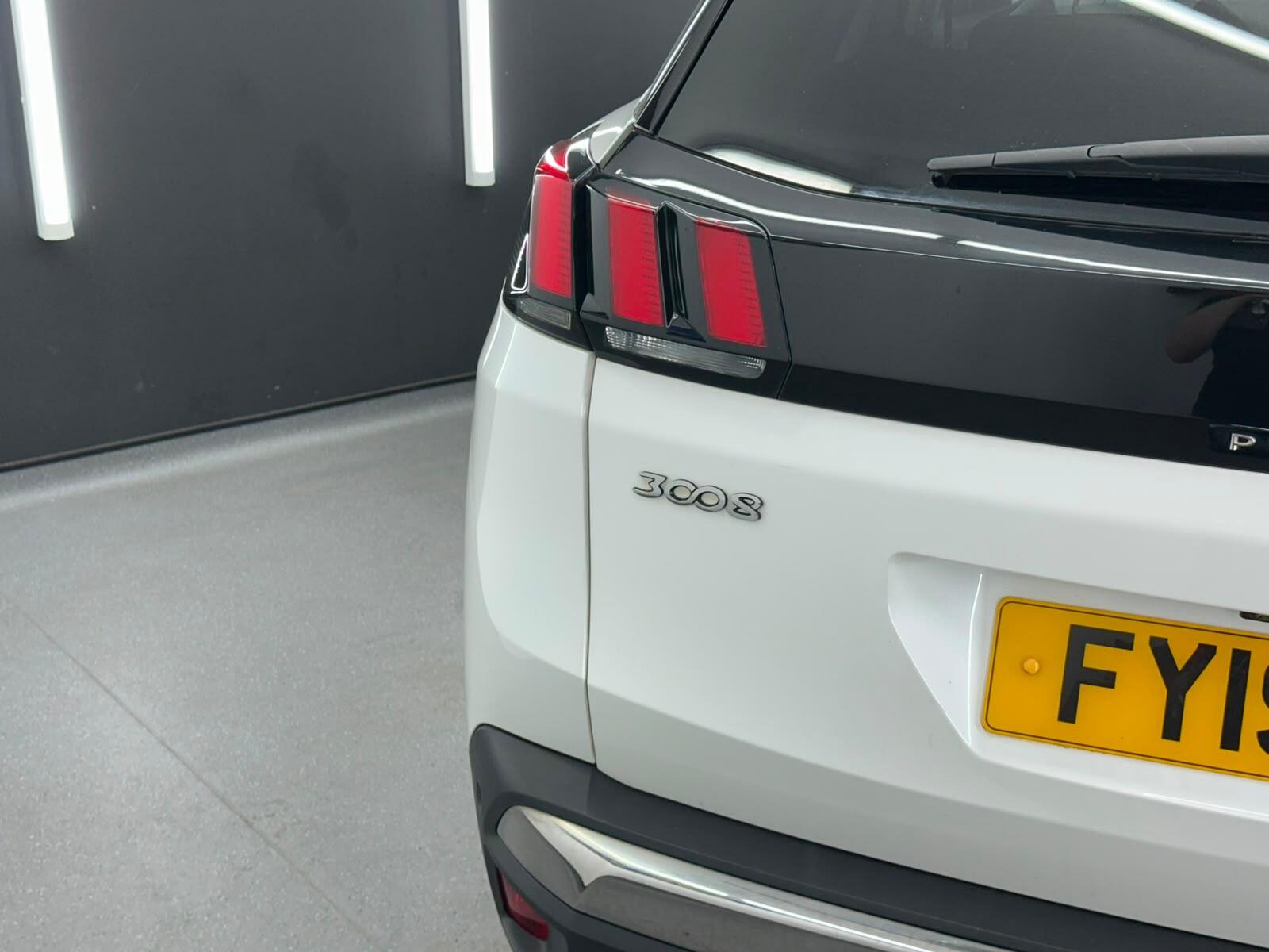 Peugeot 3008 view 10