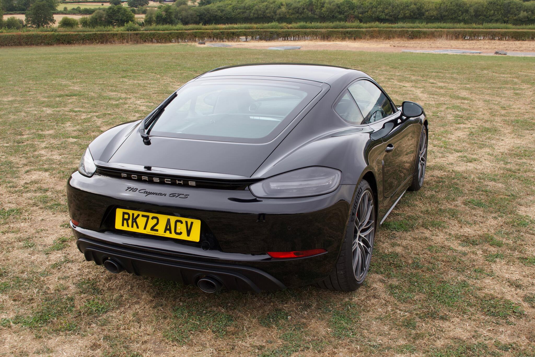 Porsche Cayman view 13