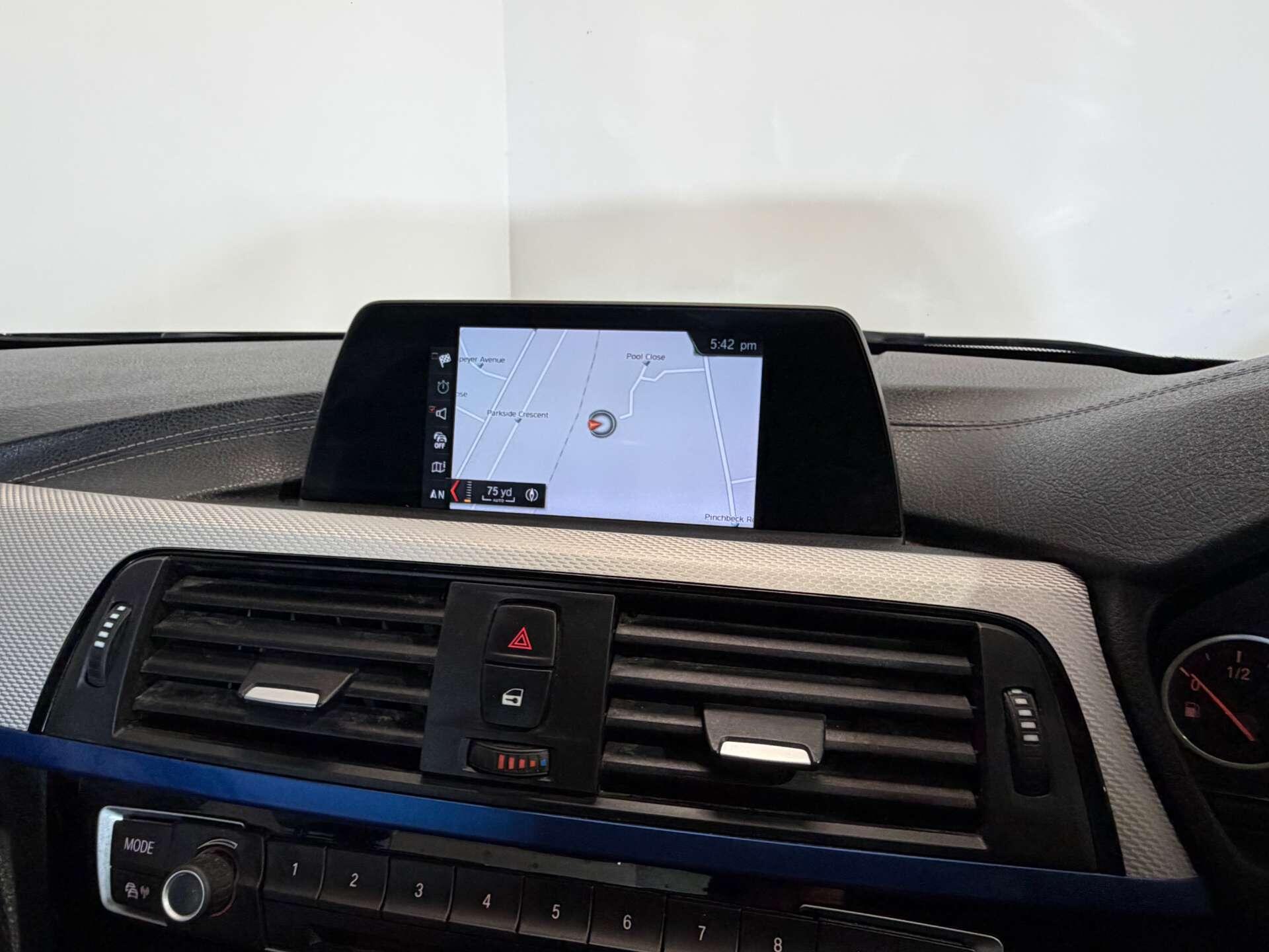 BMW 3 Series view 33