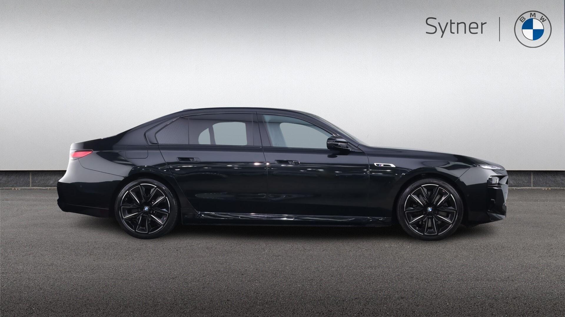 BMW 7 Series view 3