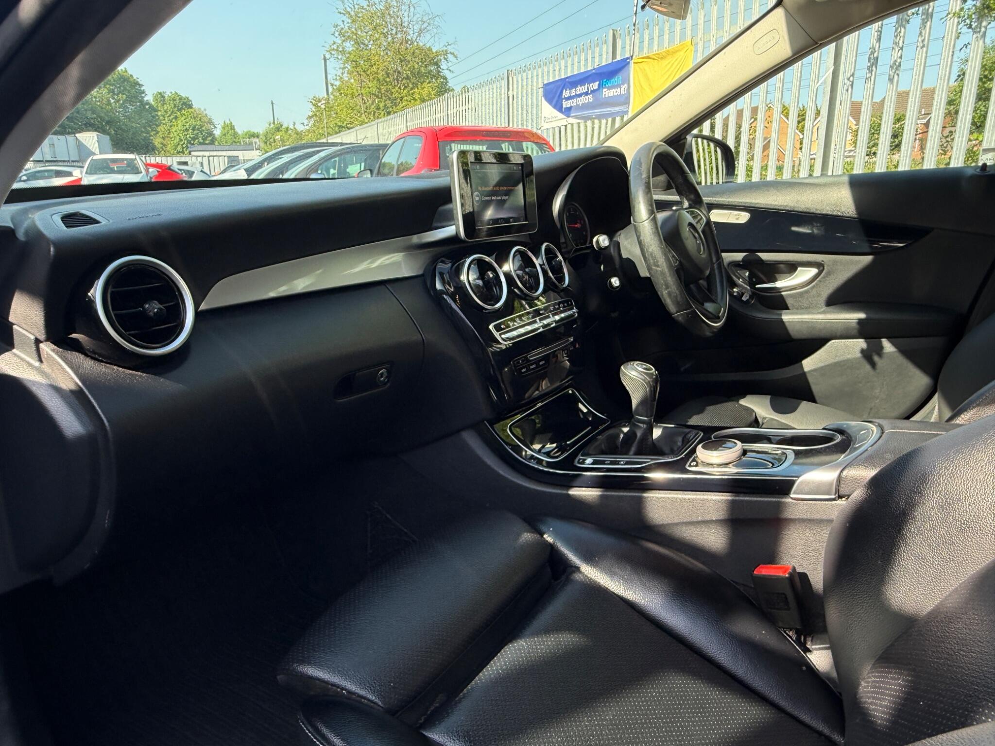 2017 Mercedes-Benz C Class image 27