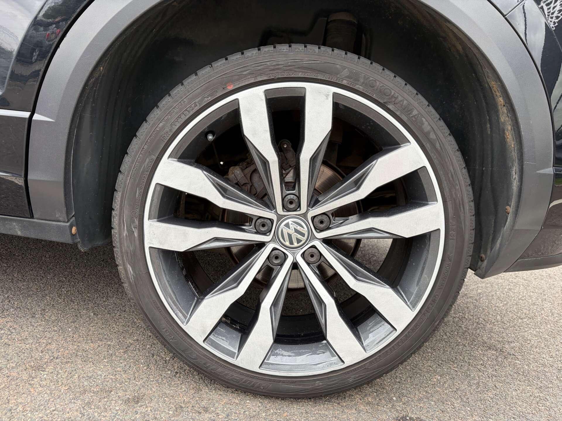 Volkswagen T-Roc view 13