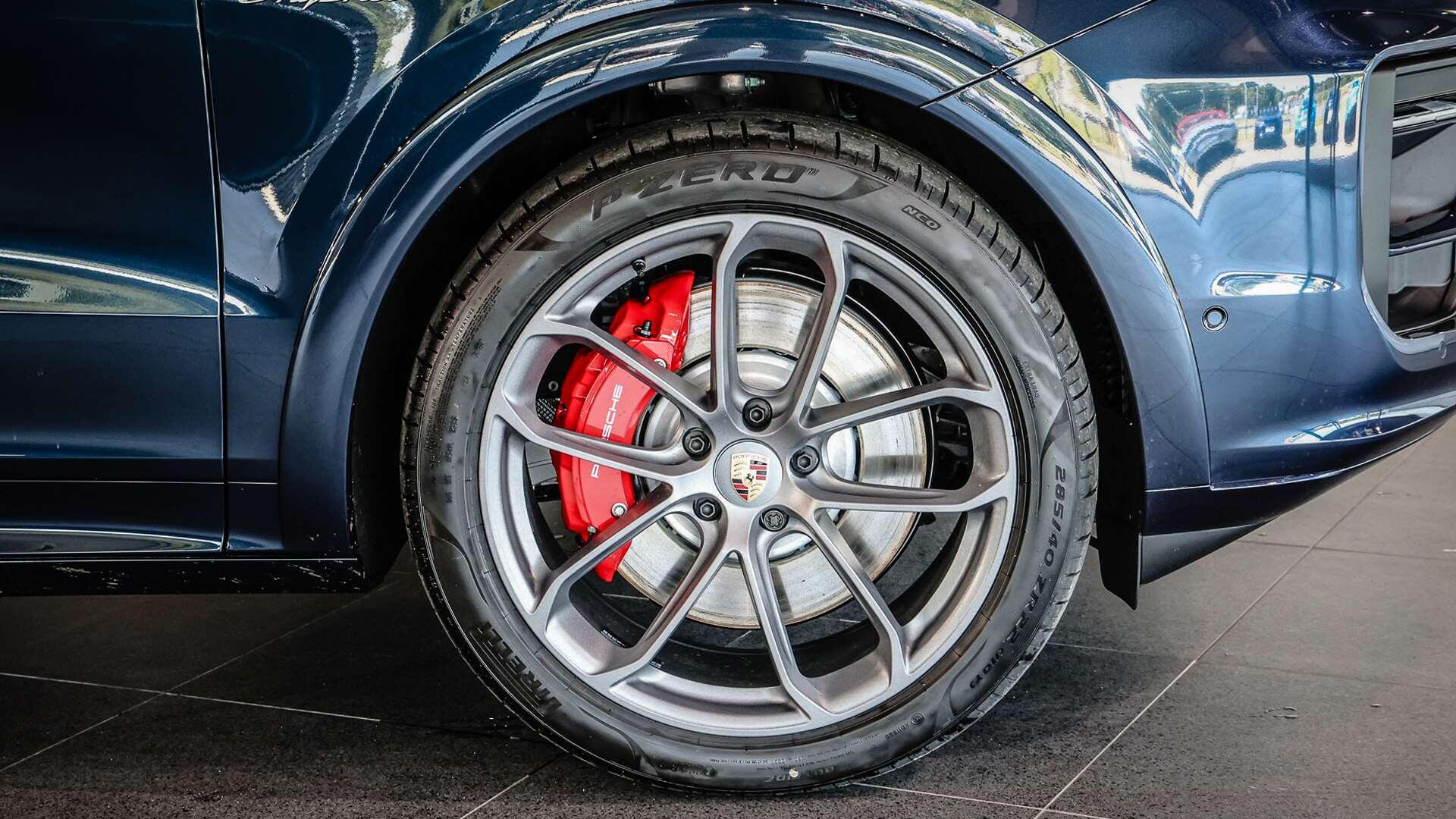 Porsche Cayenne view 4