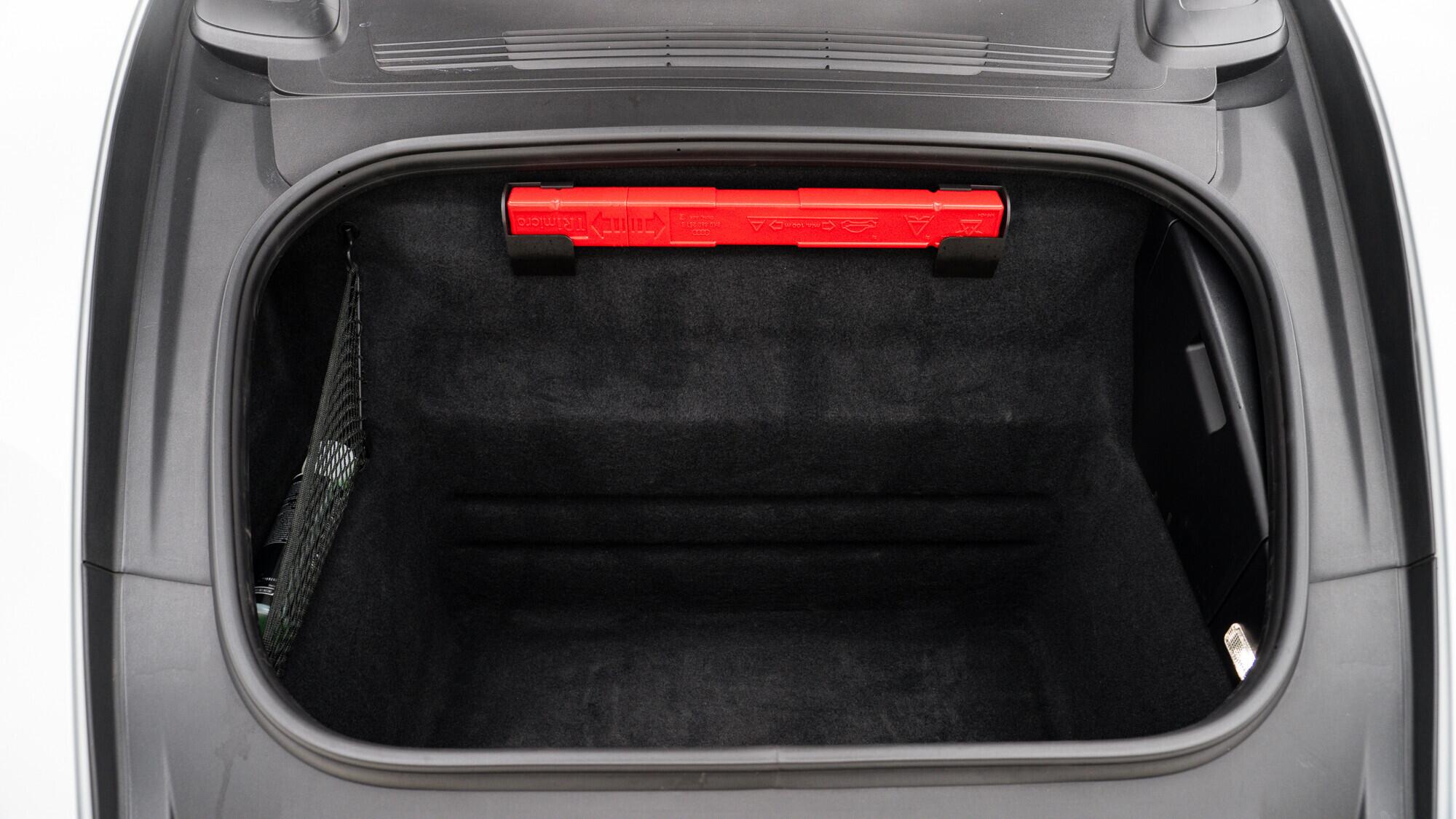 Porsche 911 view 60