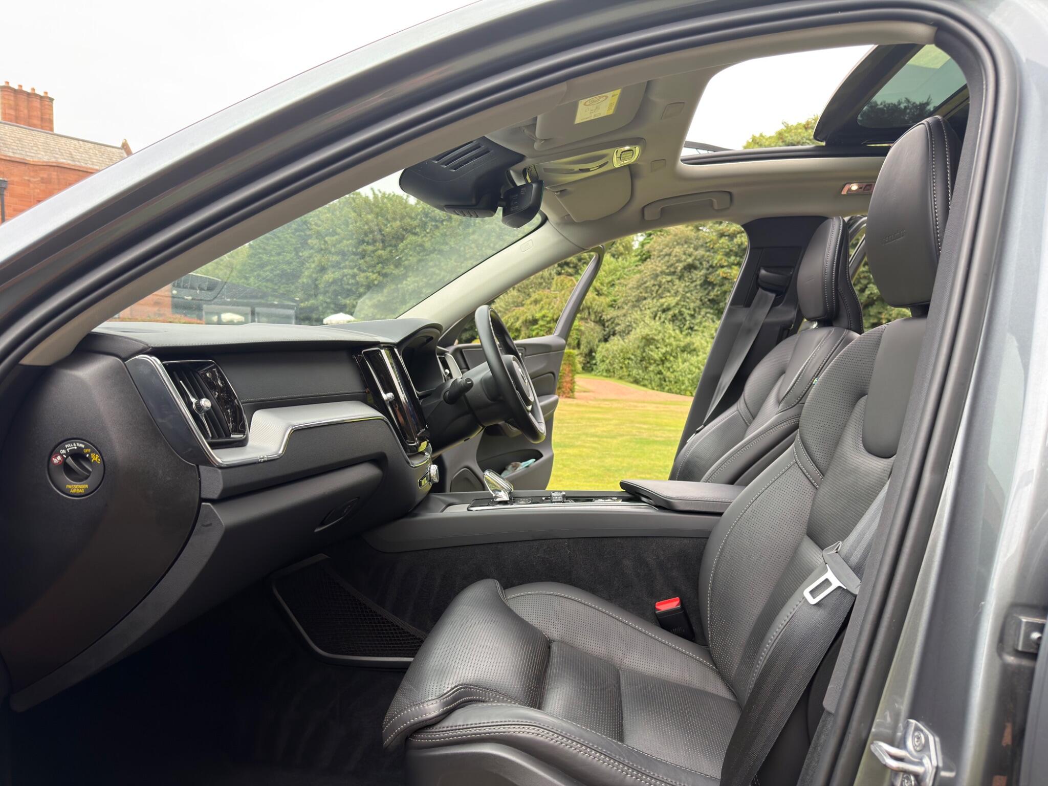Volvo XC60 view 12